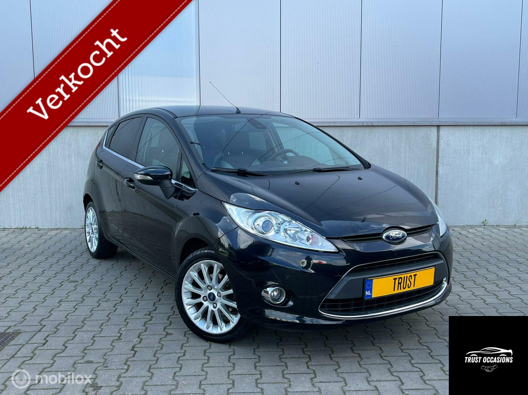 Ford Fiesta 1.4 Titanium Nieuwe Banden APK CLIMA SENSOR LEER 2010 - voorkant