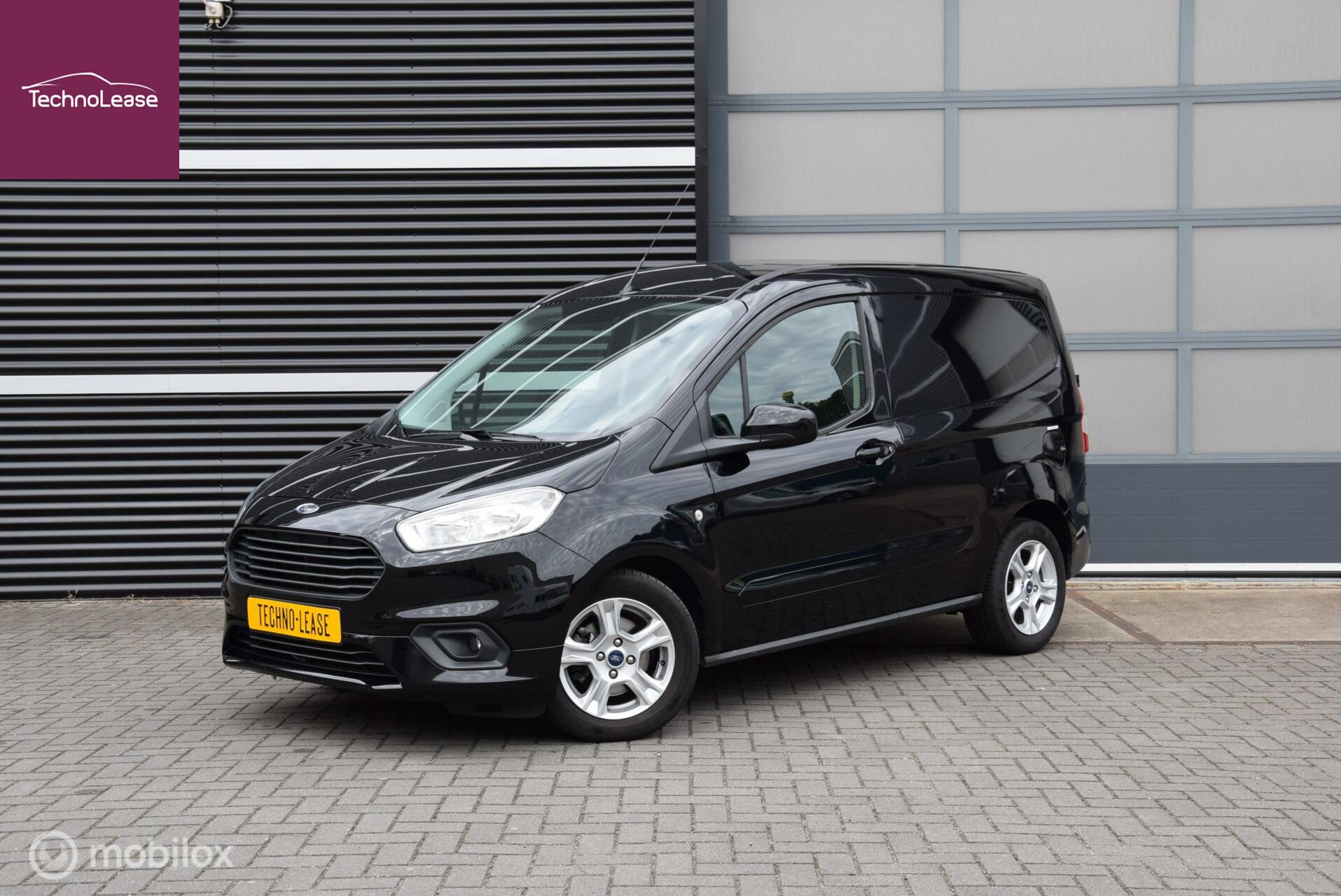 Ford Transit Courier 1.0 ecoboost Limited NAVI Apple Carplay DAB+ Luxe! 2021 - voorkant
