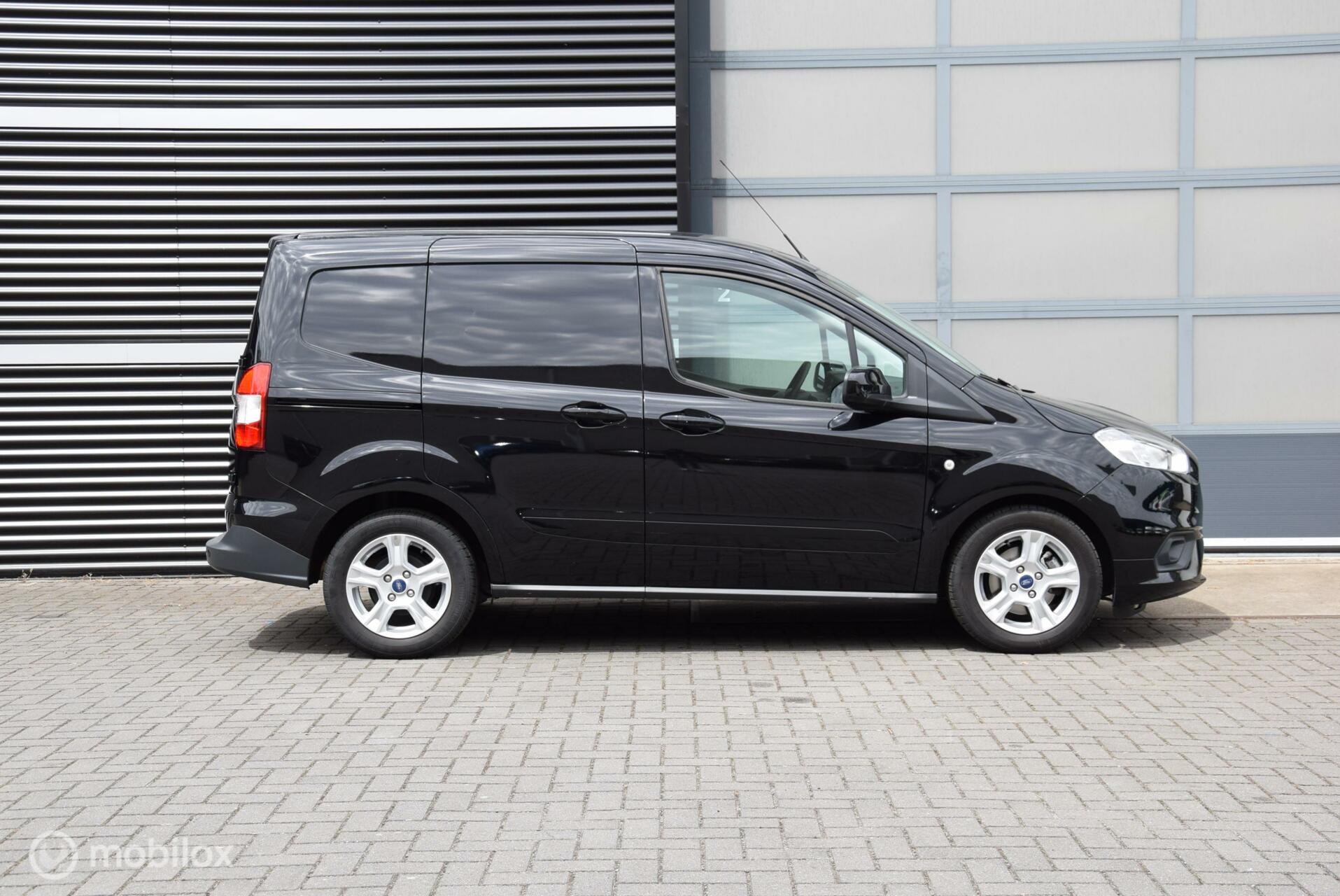 Foto van Ford Transit Courier