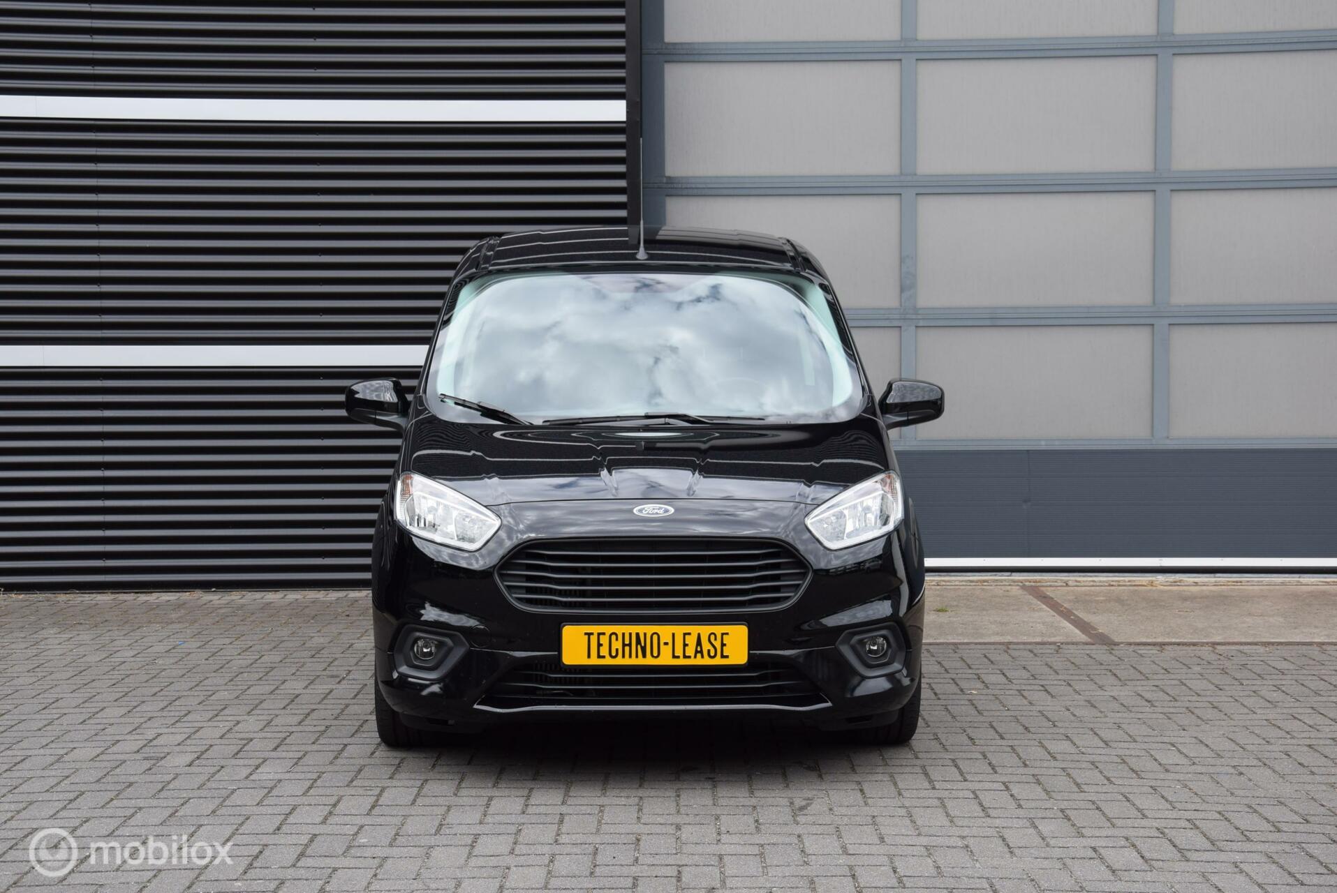 Foto van Ford Transit Courier