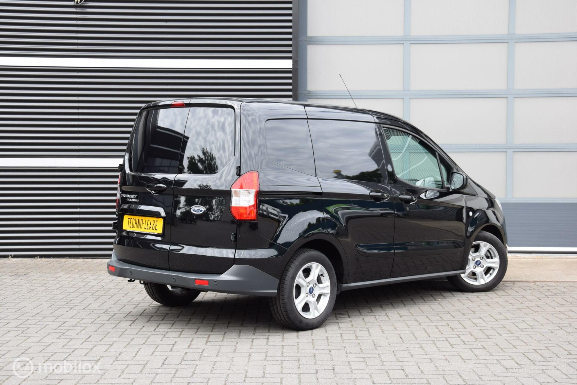 Foto van Ford Transit Courier