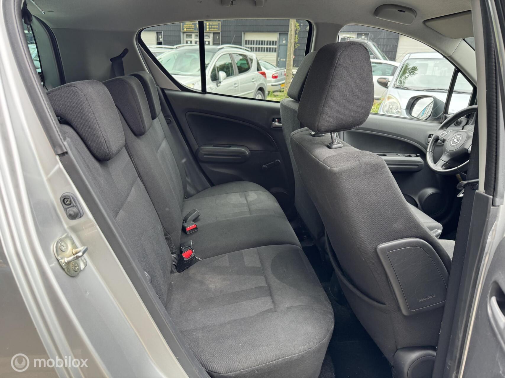 Foto van Opel Agila