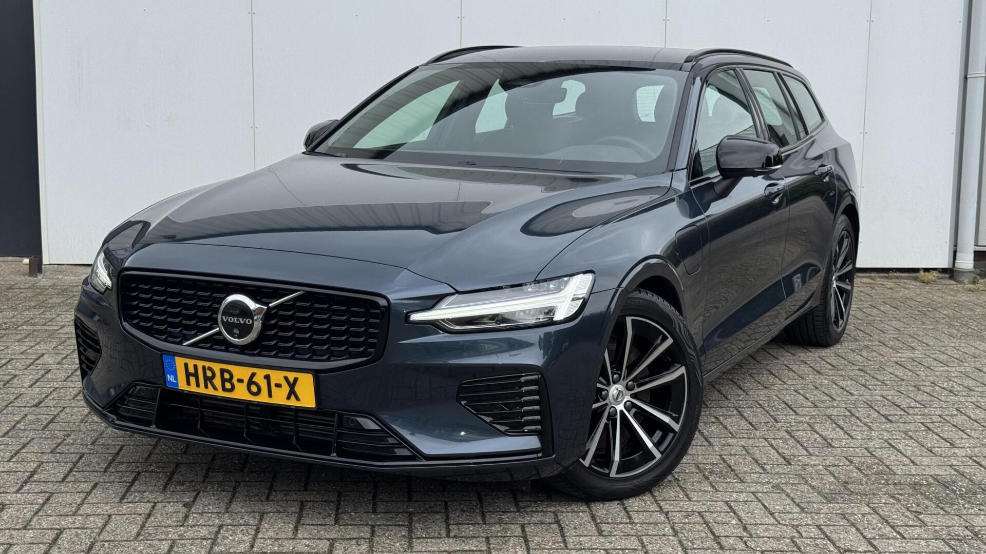 Volvo V60 2.0 T6 Plug-in hybrid AWD Plus Dark|HK Aud.|trekh|ACC|360 cam. 2025 - voorkant
