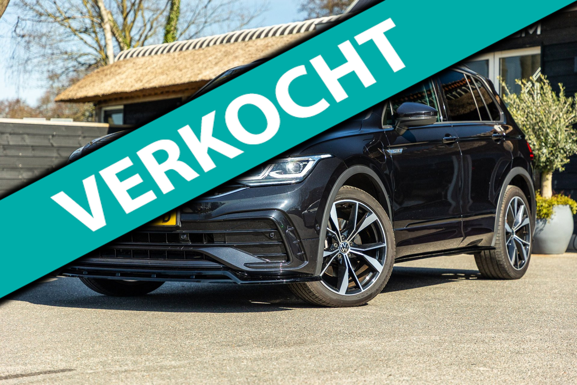 Volkswagen Tiguan 94% SOH 1.4 TSI R-Line Edition eHybrid I ACT I IQ Light I 20" I Virtual Cockpit I Camera I Android I Carplay 2023 - voorkant