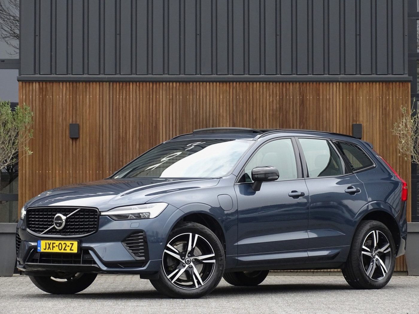 Volvo Xc60 2.0 Recharge T6 AWD R-Design 2021 - voorkant
