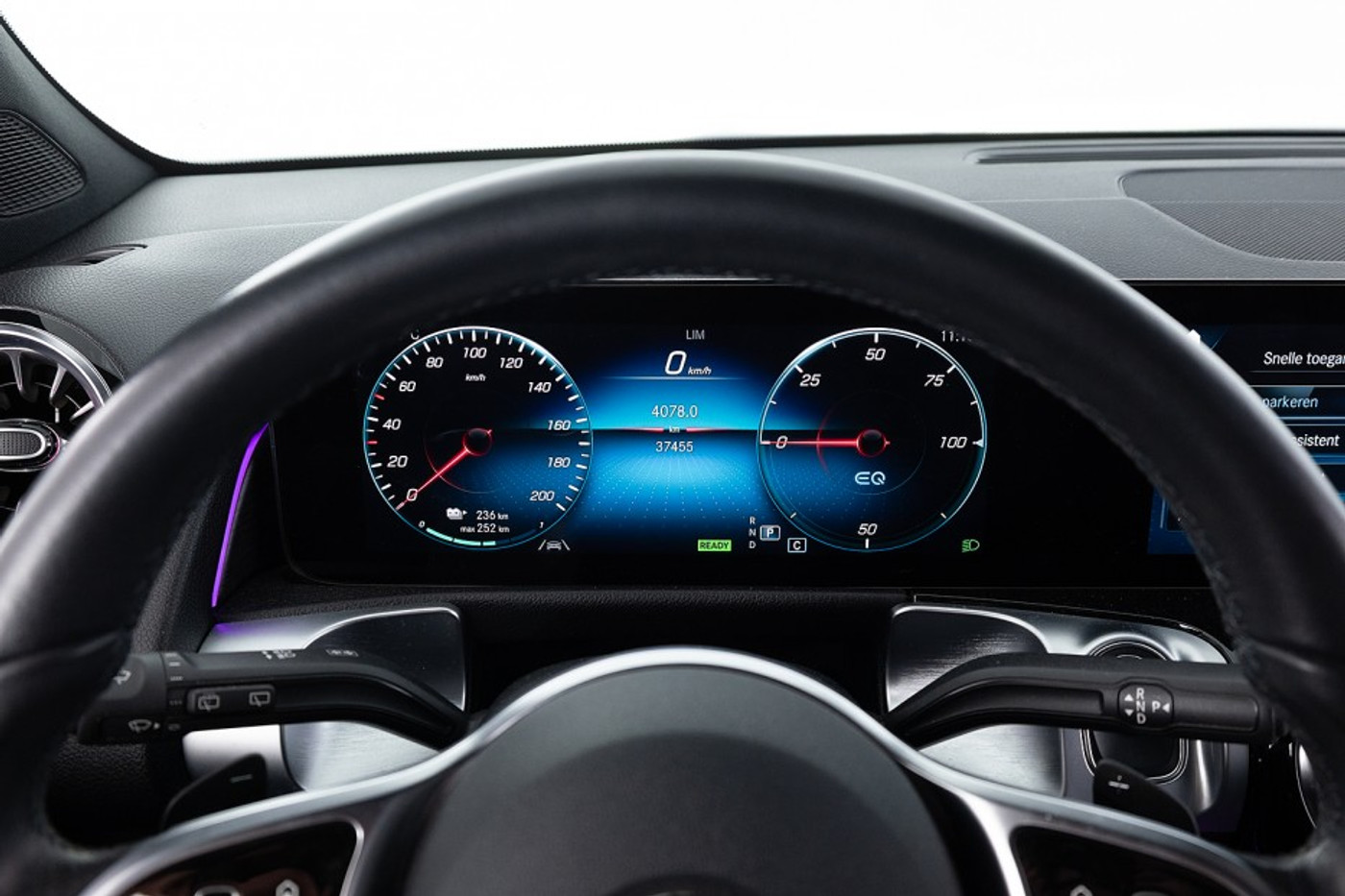 Foto van Mercedes-Benz Eqb 300 4Matic