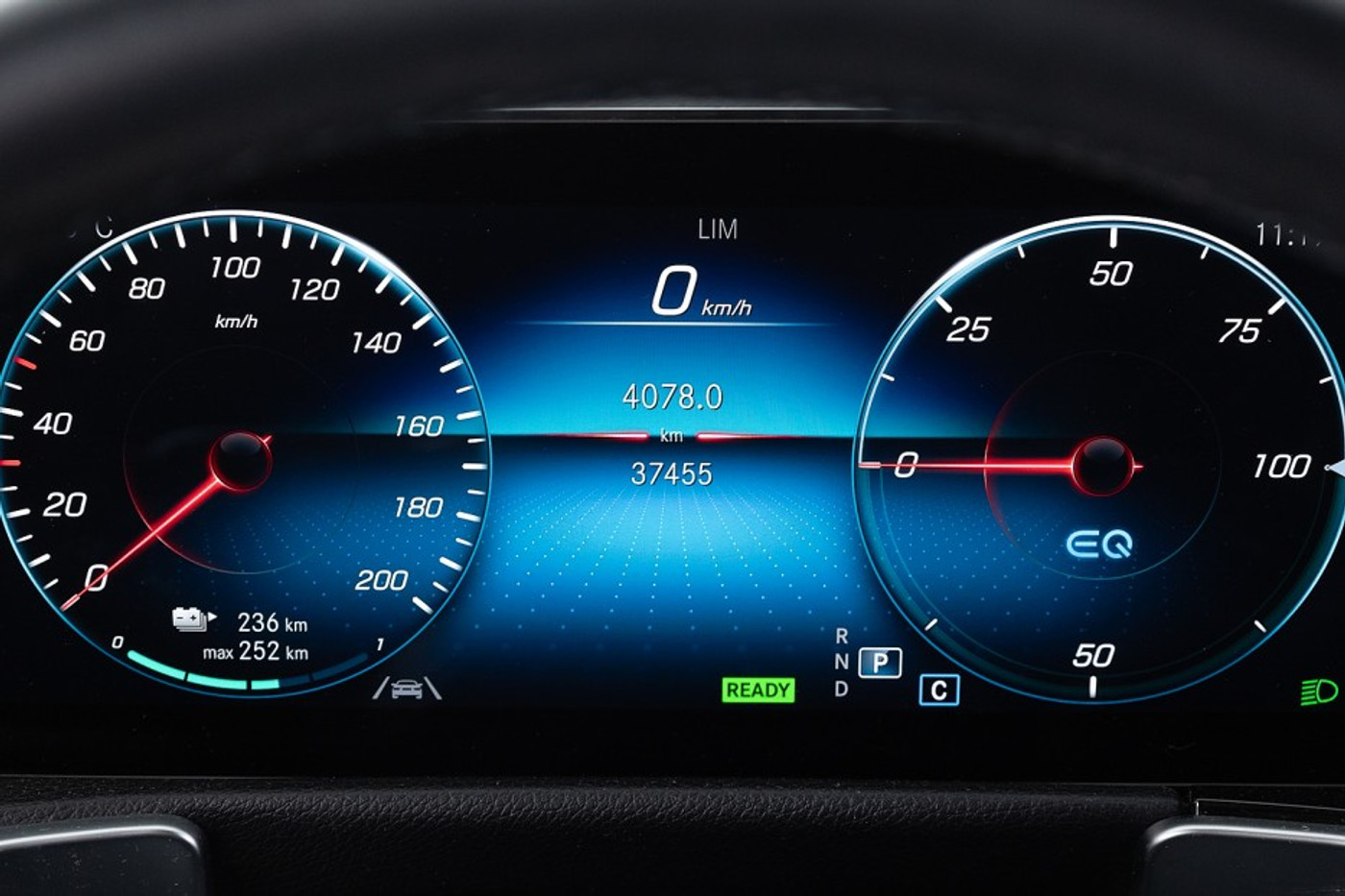 Foto van Mercedes-Benz Eqb 300 4Matic