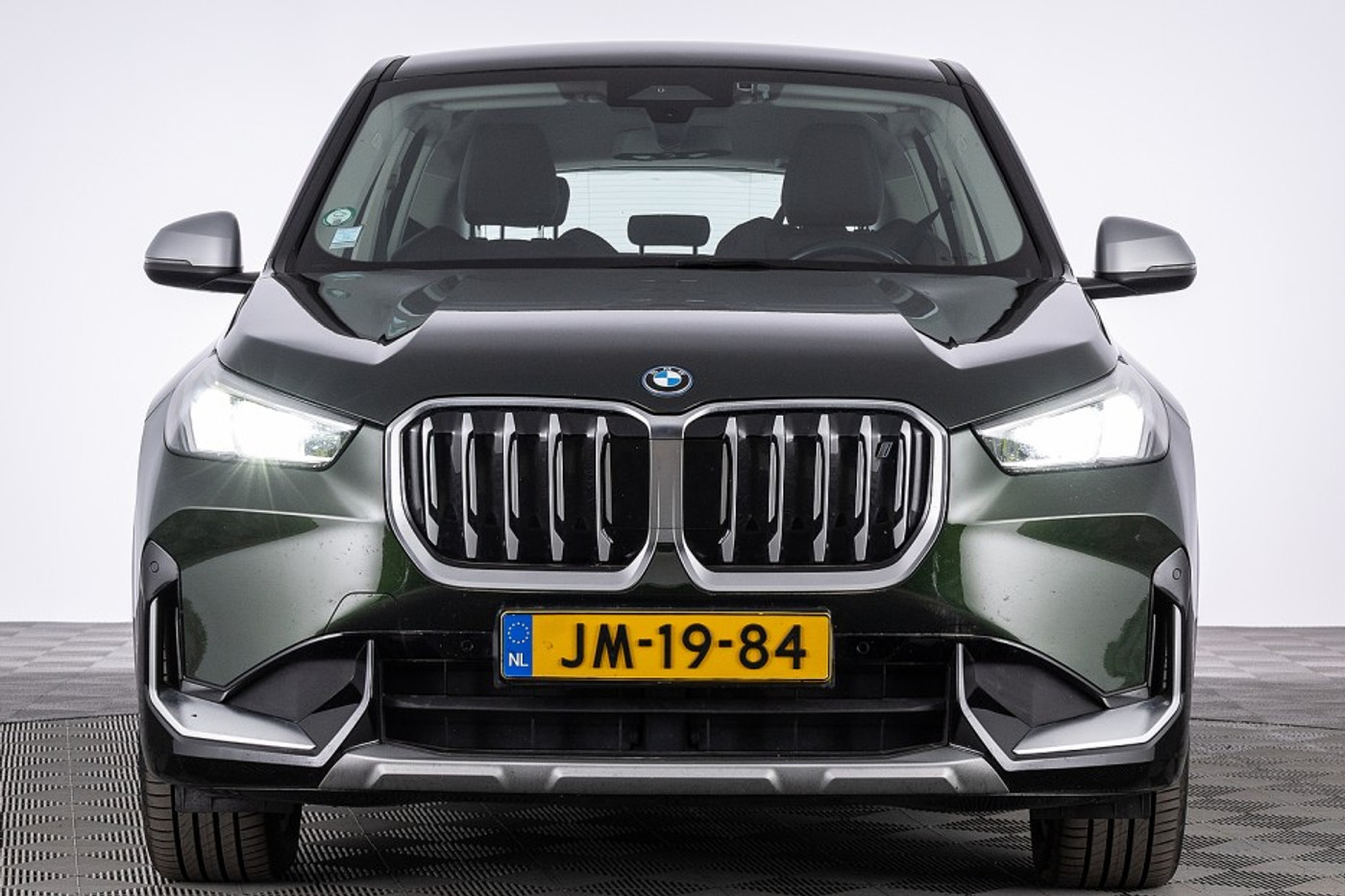 Foto van BMW Ix1
