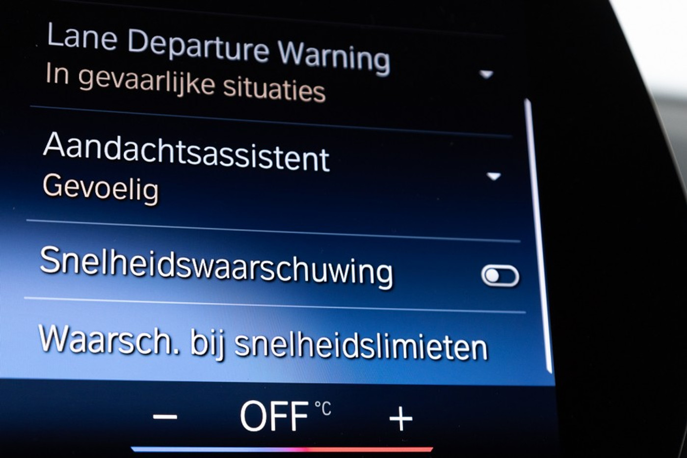 Foto van BMW Ix1