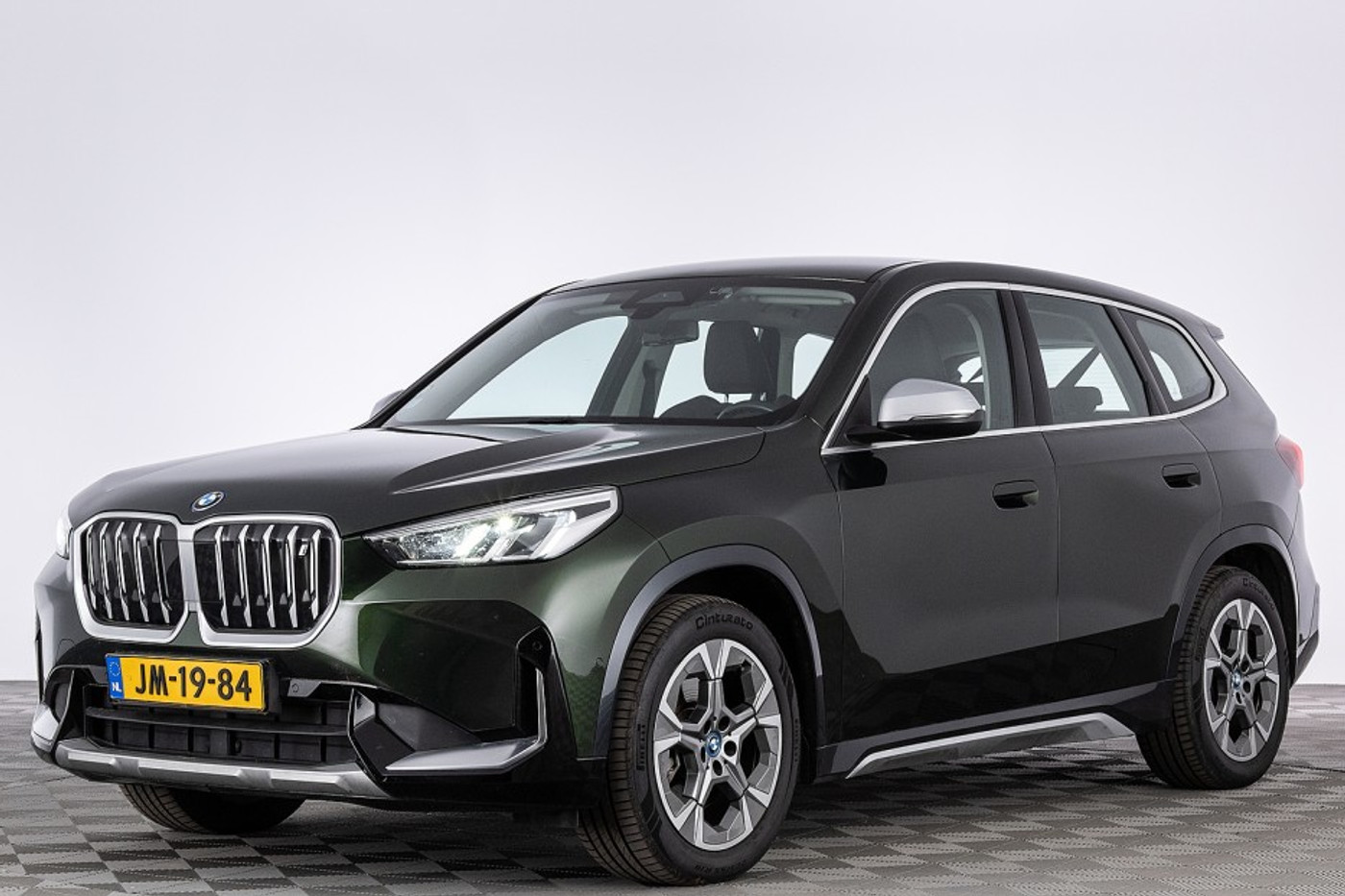 Foto van BMW Ix1