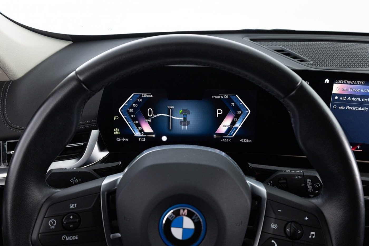 Foto van BMW Ix1