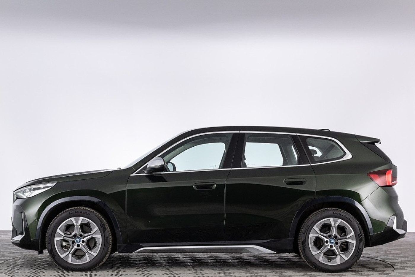 Foto van BMW Ix1