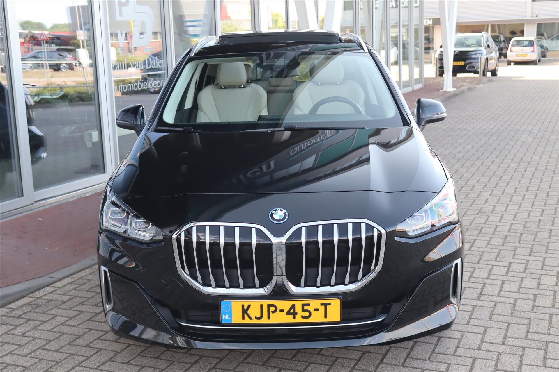 Foto van BMW 225e xDrive Active Tourer