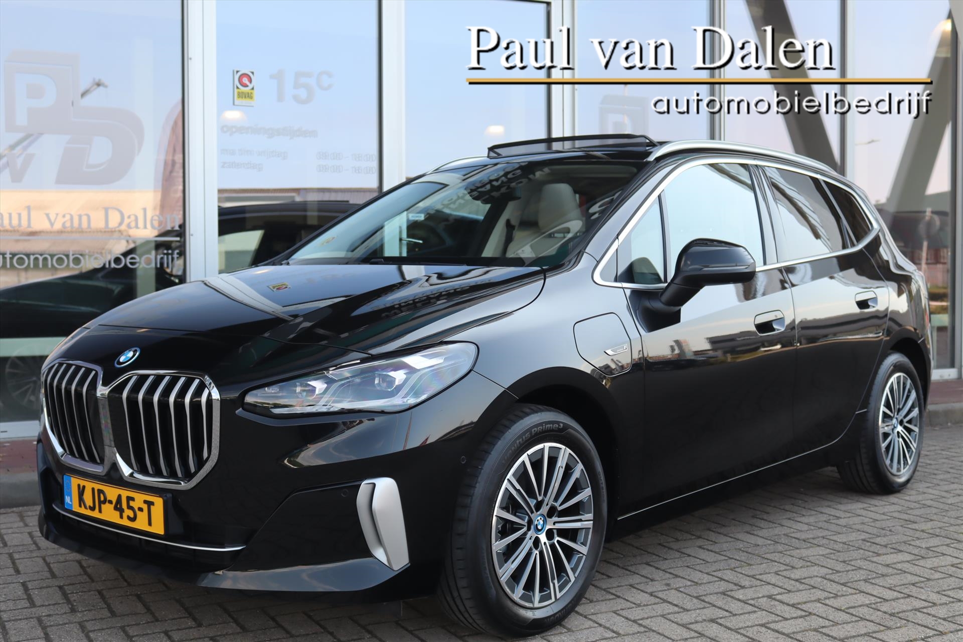 BMW 225e xDrive Active Tourer 225e XDRIVE 245PK LUXURY LINE PREMIUM Panodak | Navi | Leer | Camera | Live Cockpit | 2022 - voorkant