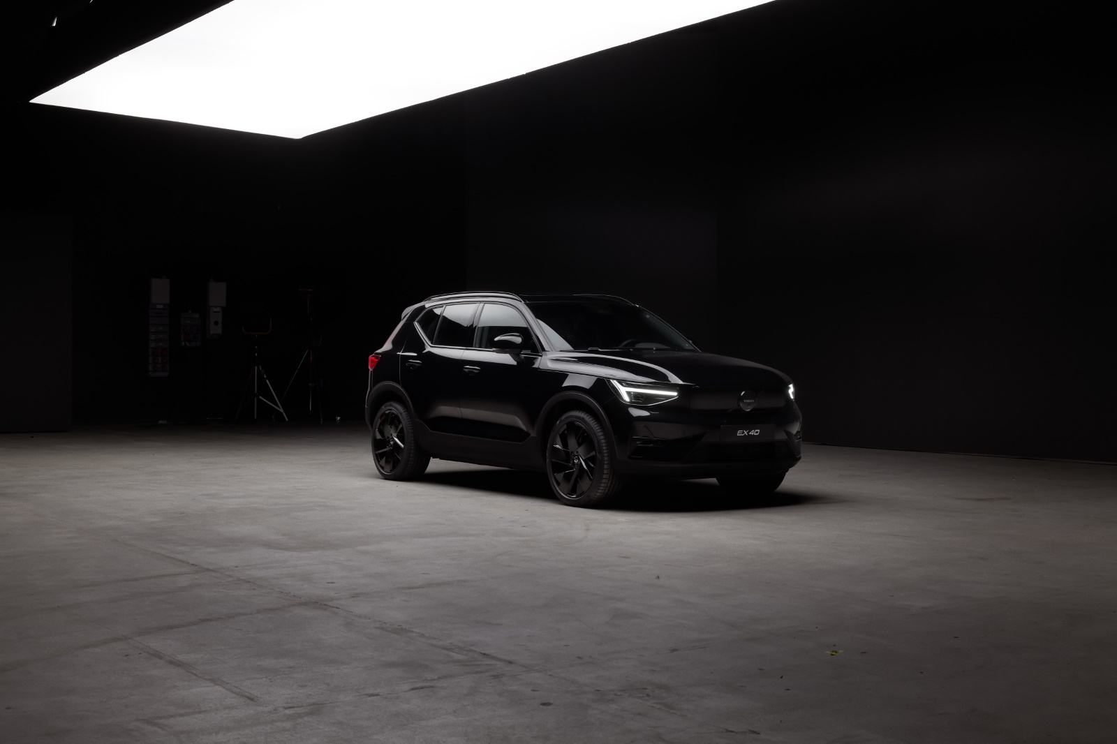Volvo Ex40 Single Pl Blk 70 kWh 2024 - voorkant