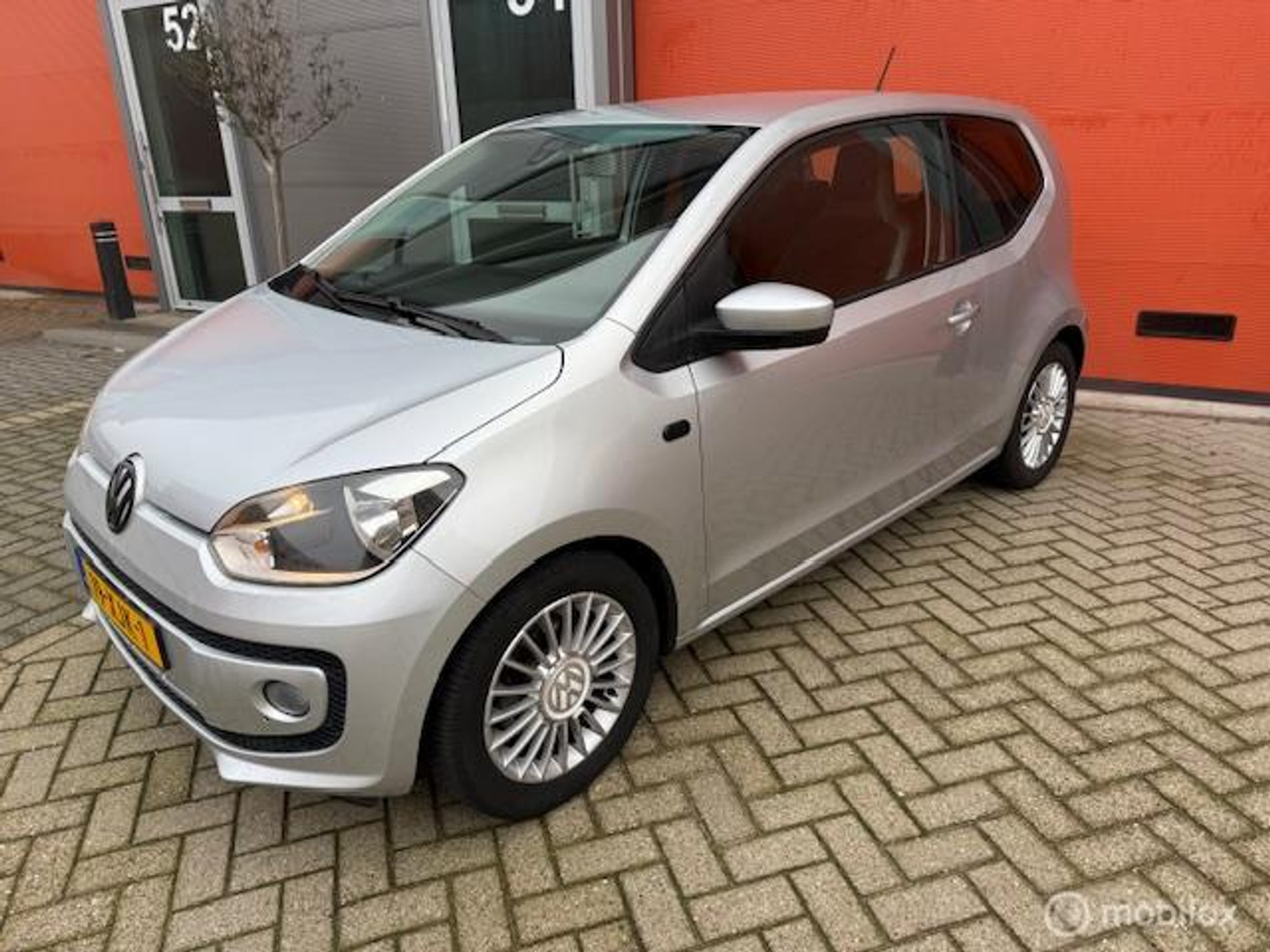 Volkswagen Up 1.0 high up! BlueMotion KM NAP VEEL EXTR'S 2012 - voorkant