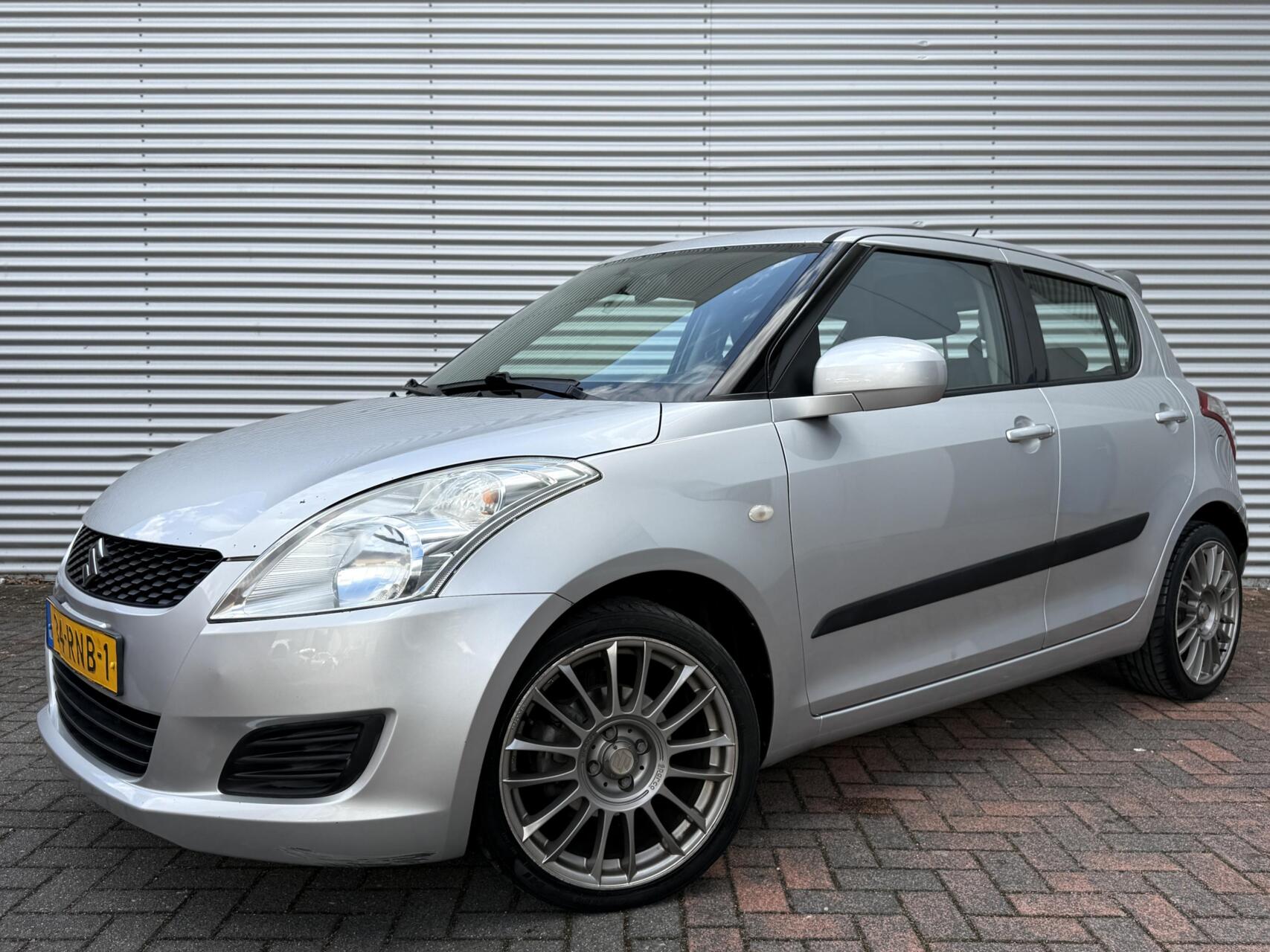 Foto van SUZUKI SWIFT