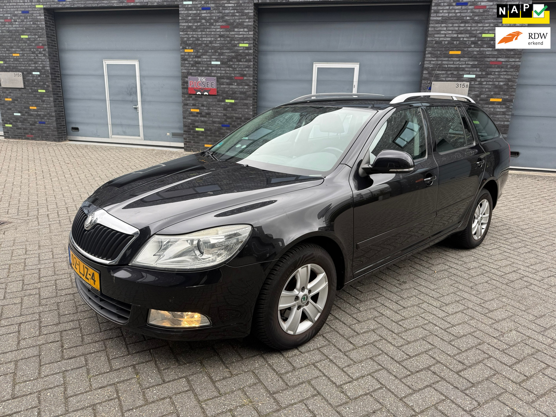 Skoda Octavia 1.2 TSI Ambition Business Line 2010 - voorkant