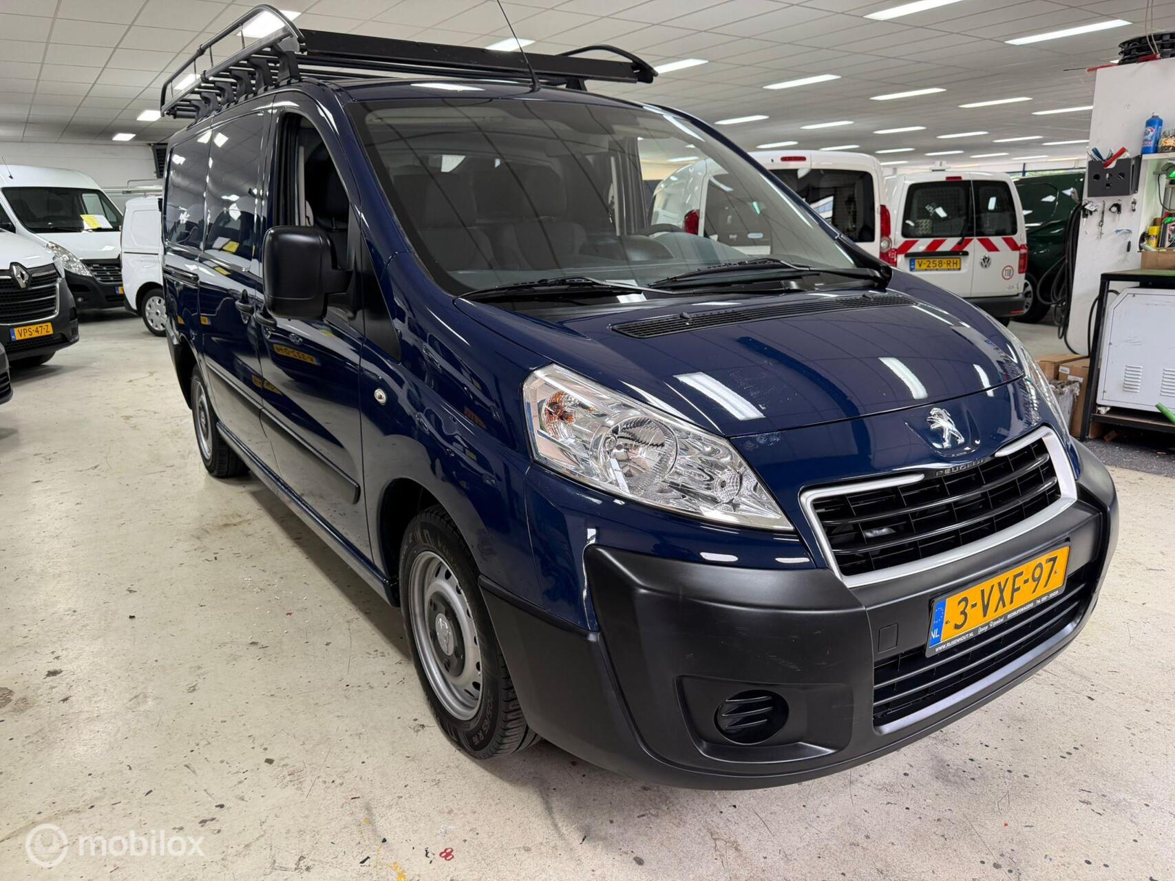 Peugeot Expert 229 2.0 HDI L2H1 2012 - voorkant