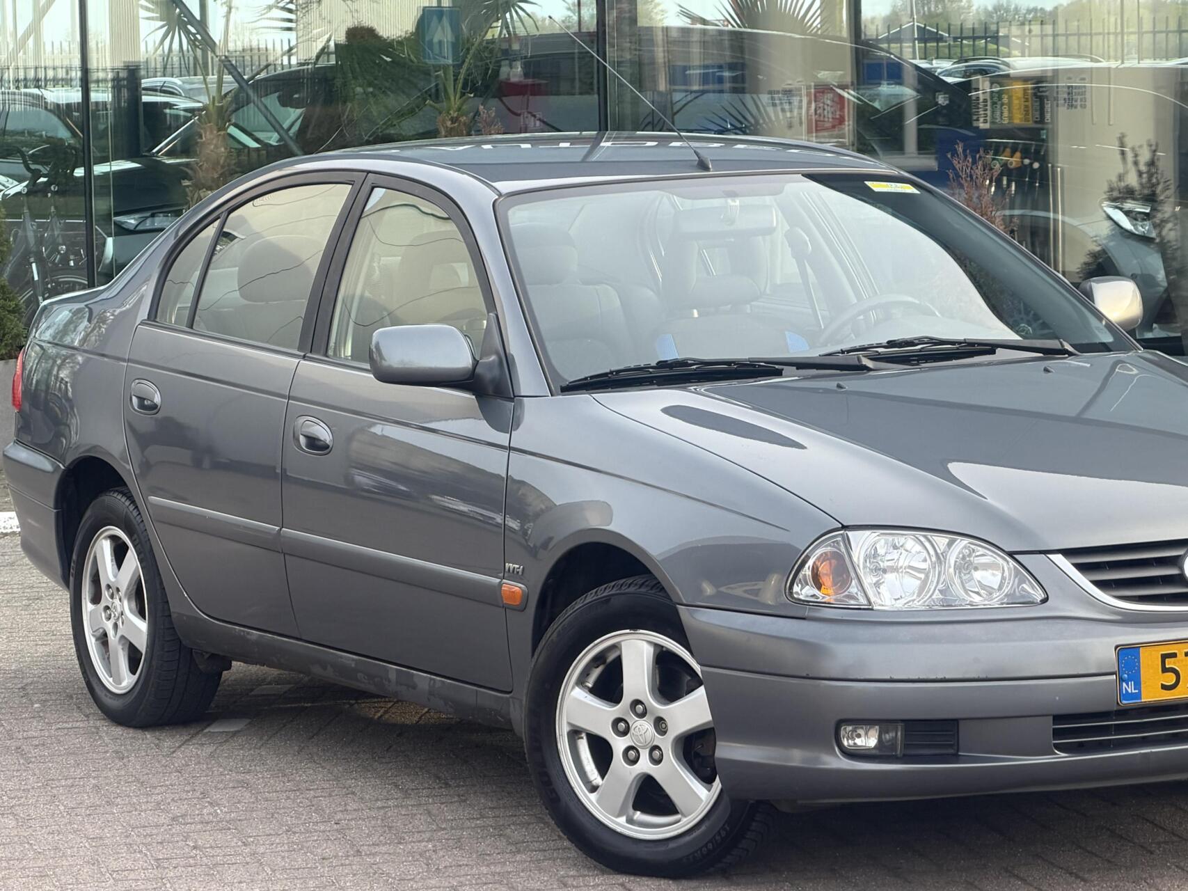 Foto van Toyota Toyota Avensis