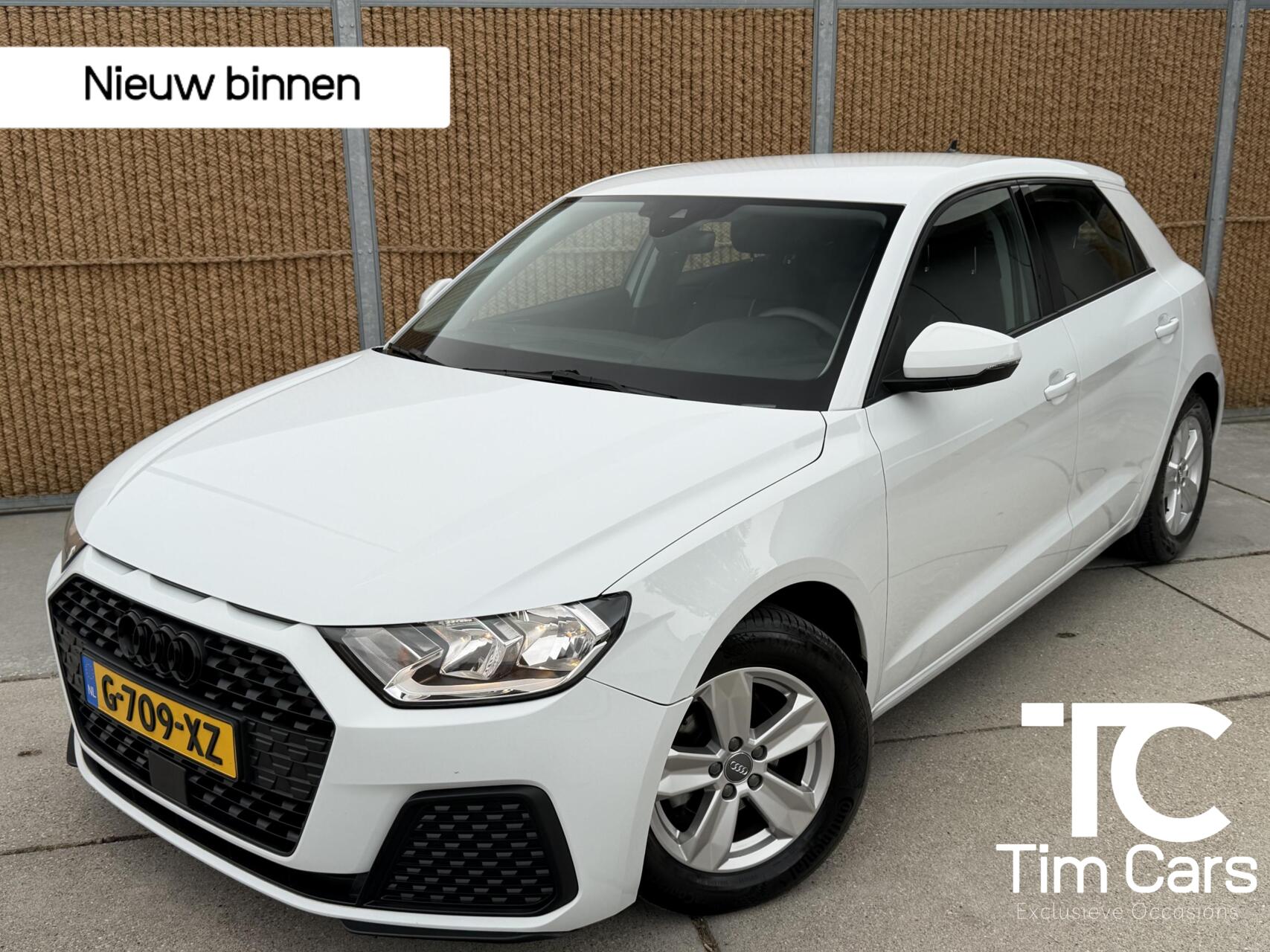 Audi A1 Sportback 25 TFSI Zwart Optiek | Apple CarPlay/Android Auto | Airconditioning | Rijstrooksensor en snelheidslimietfunctie | Elektrische ramen | Dimlichten automatisch | Parkeersensoren achter 2020 - voorkant