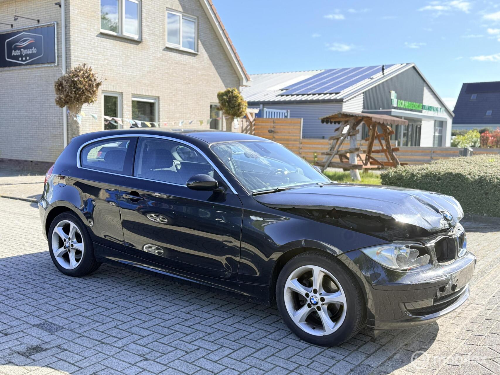 BMW 1er Reihe 118d Corporate Business Line 2009 - voorkant
