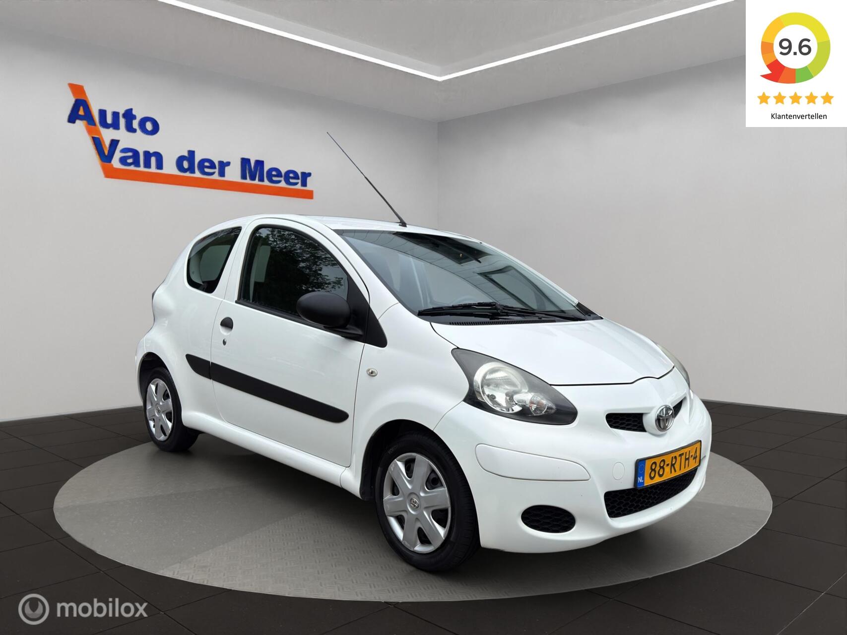 Toyota Aygo 1.0-12V Now 2011 - voorkant
