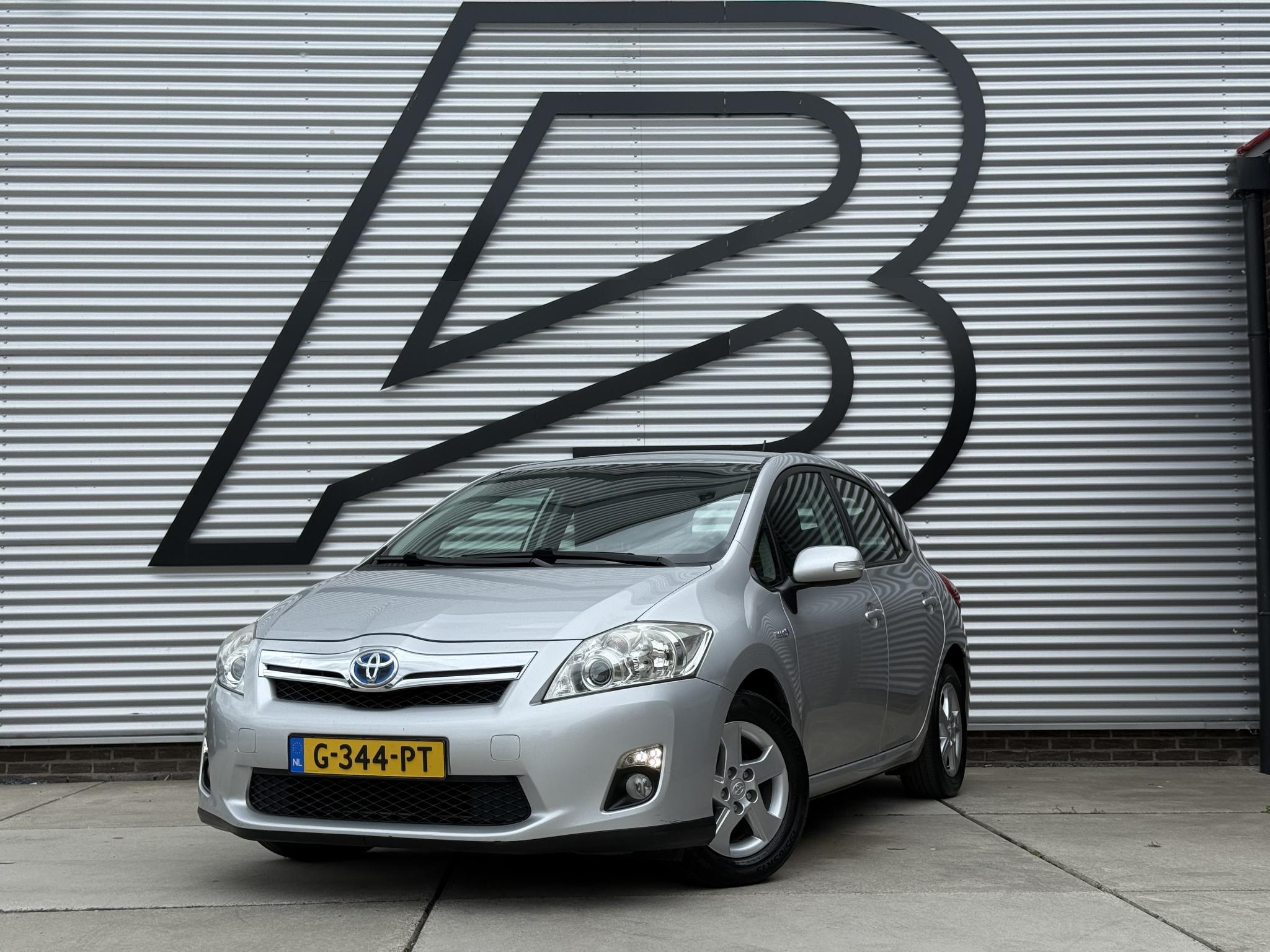 Toyota Toyota Auris 1.8 Full Hybrid Aspiration 2011 - voorkant