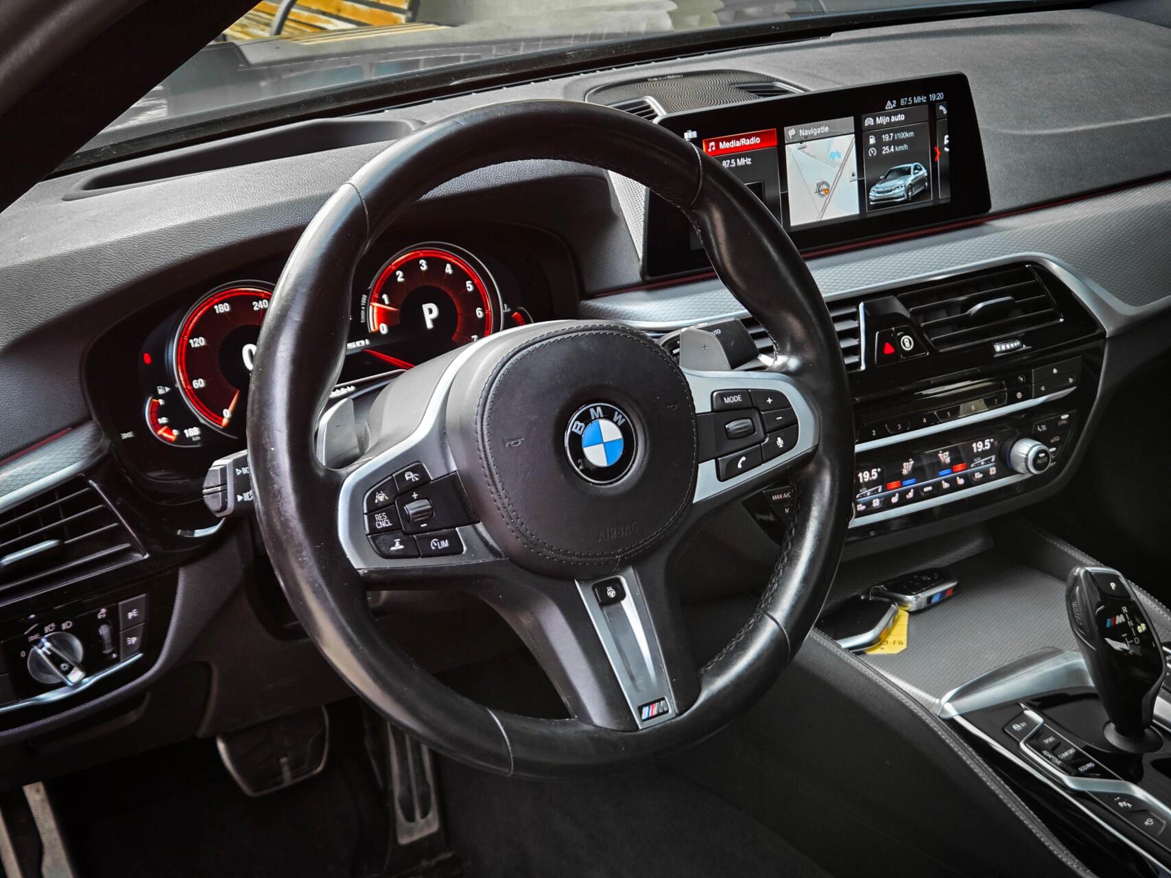 Foto van BMW M550i xDrive