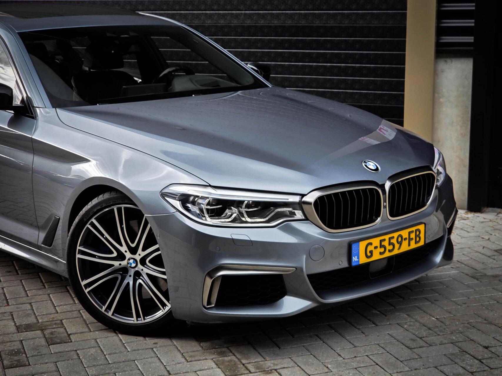 Foto van BMW M550i xDrive