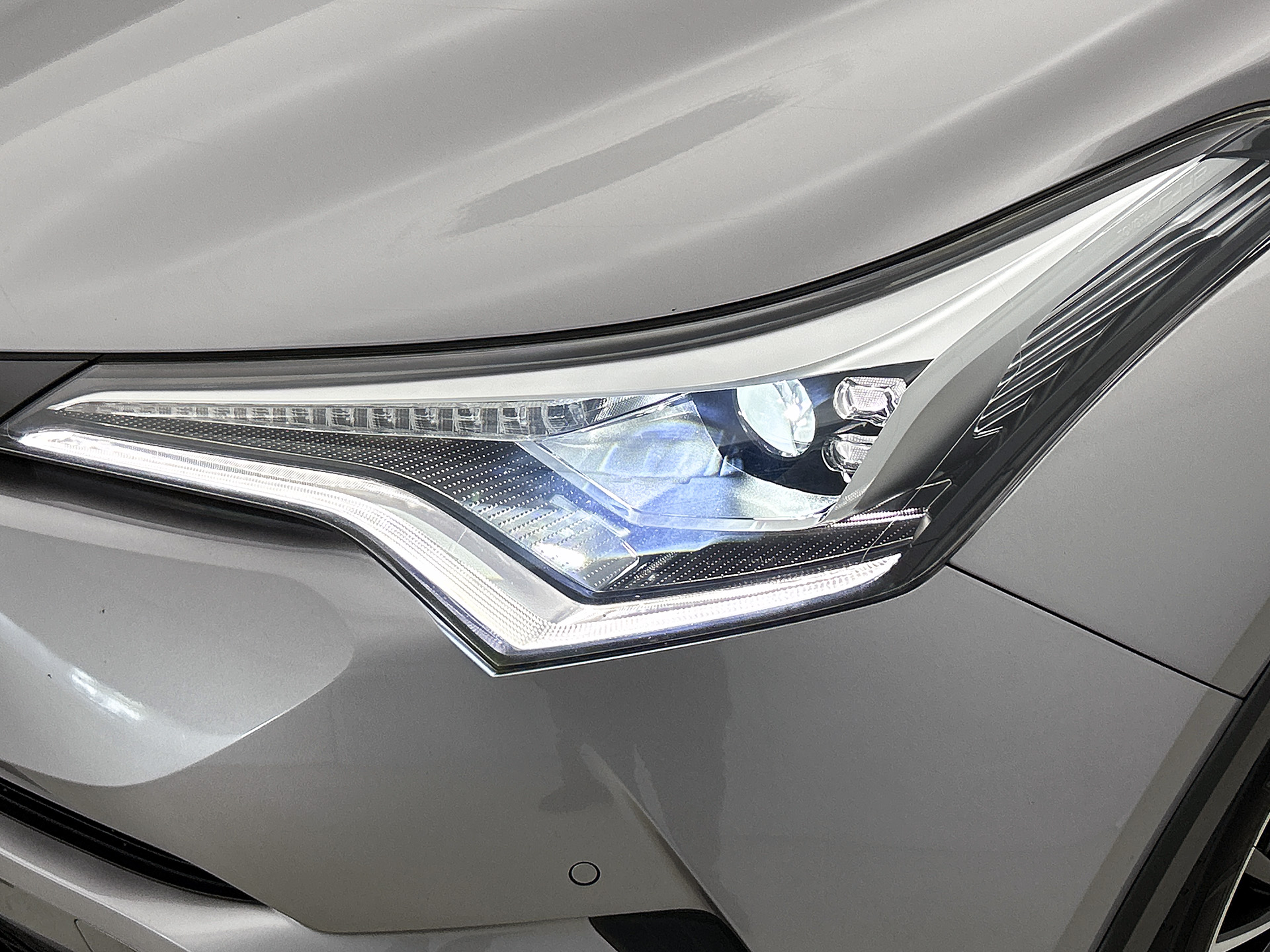 Foto van Toyota C-hr