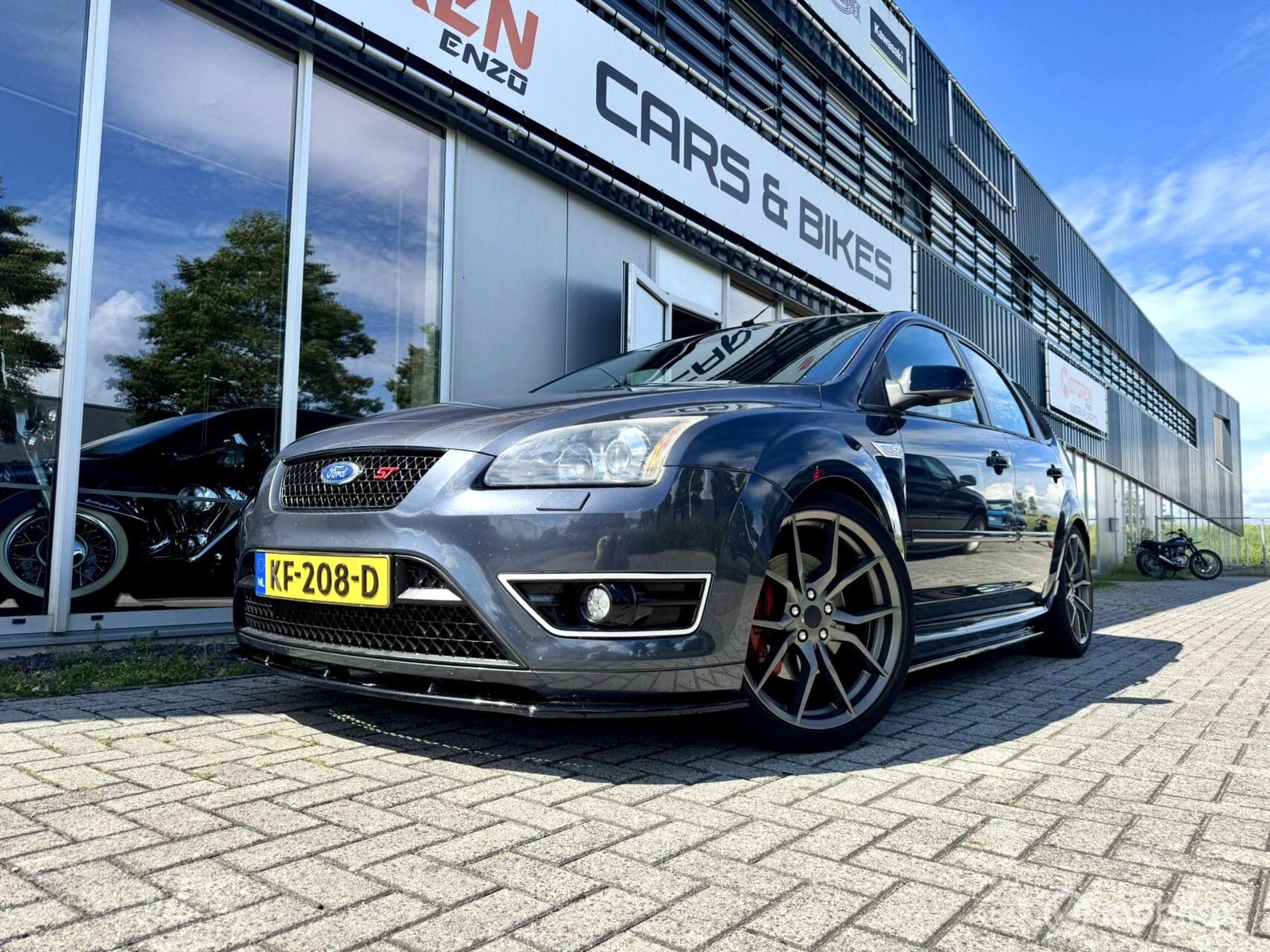 Ford Focus 2.5-20V ST 320 PK/getuned 2007 - voorkant