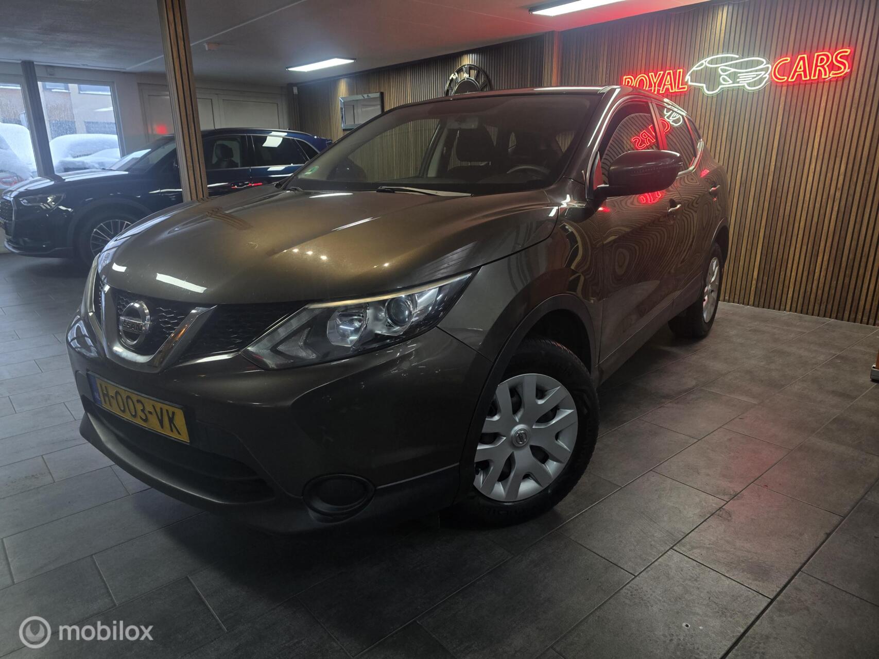 Nissan Nissan Qashqai 1.2 Visia/ Nieuw Distrubitie ketting/ Trekhaak 2015 - voorkant