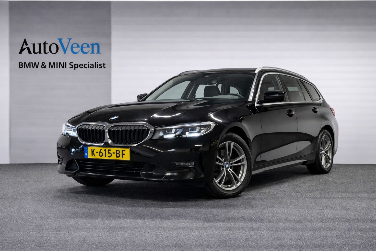 BMW 318i 318i Executive Edition (NL AUTO, DEALER ONDERHOUDEN, PARKEERSENSOREN) 2020 - voorkant