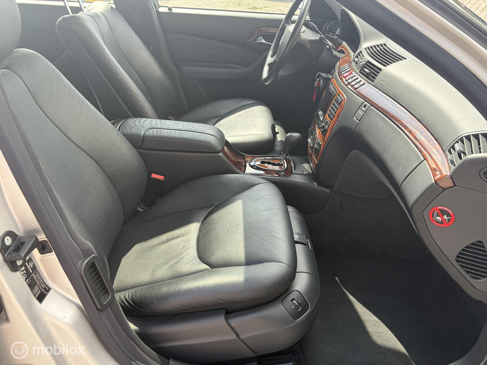 Foto van Mercedes-Benz S 320