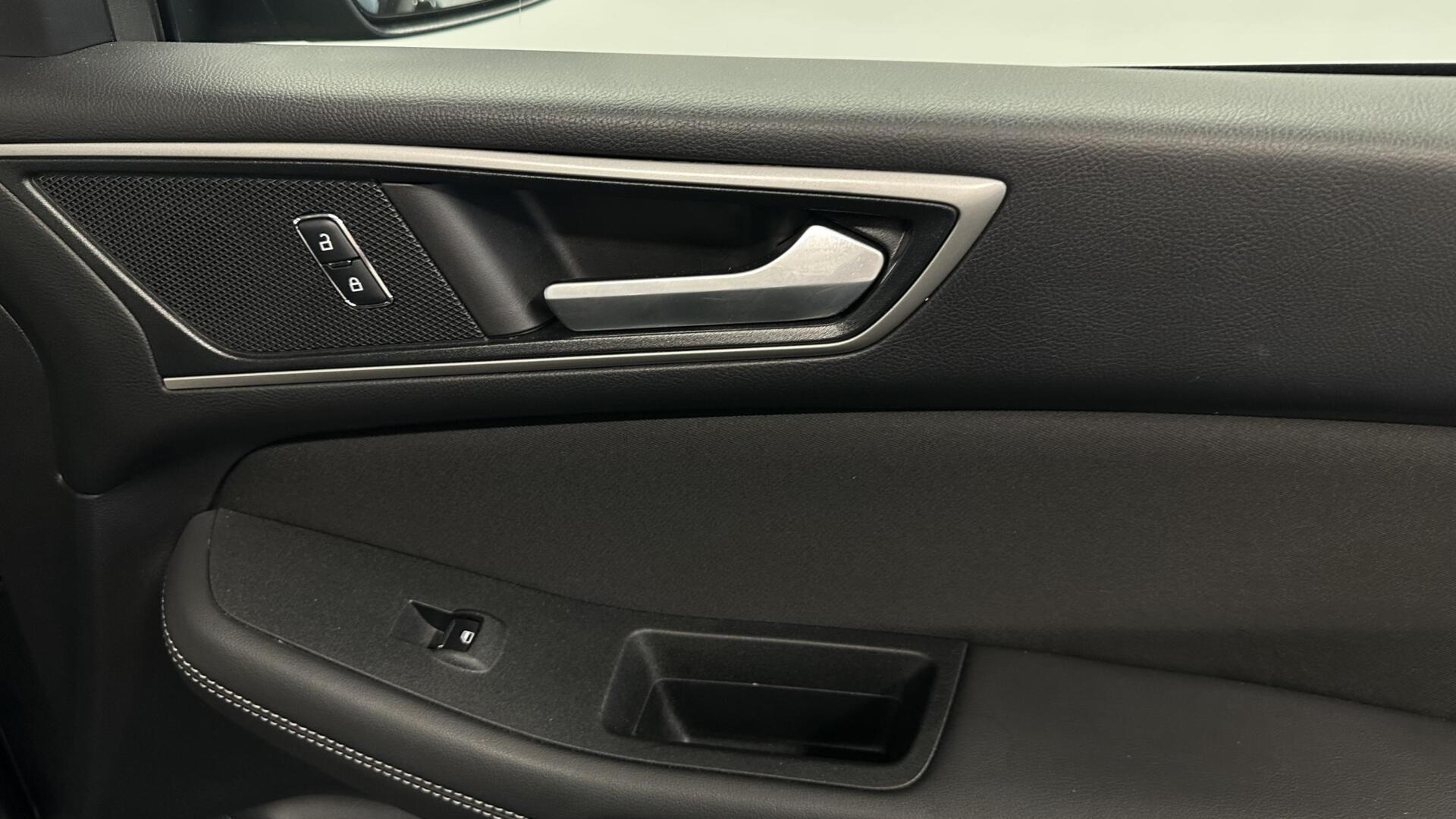Foto van Ford S-max