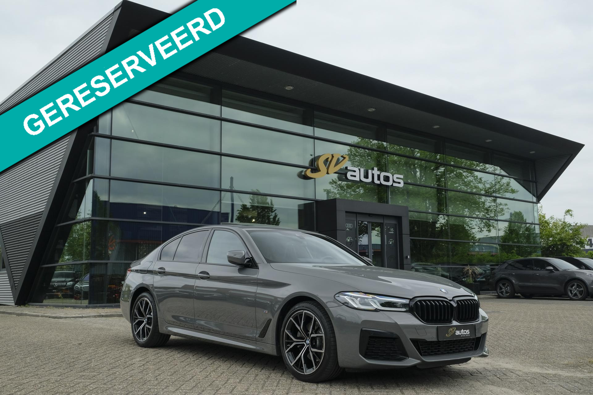 BMW 520i 520i 184pk M-sport 2022 - voorkant