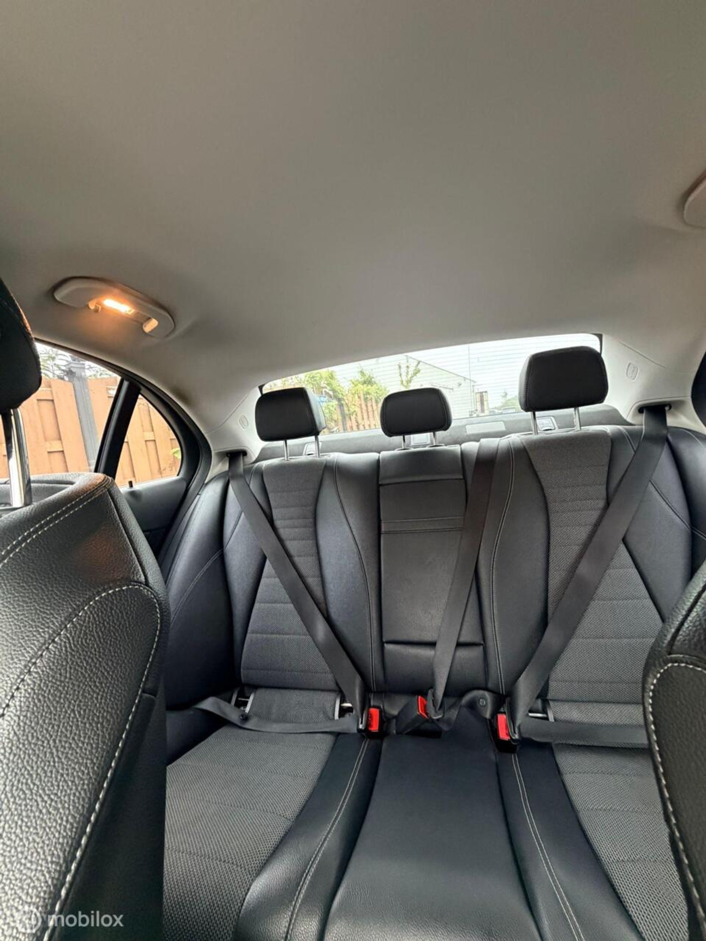 Foto van Mercedes-Benz E 220 D