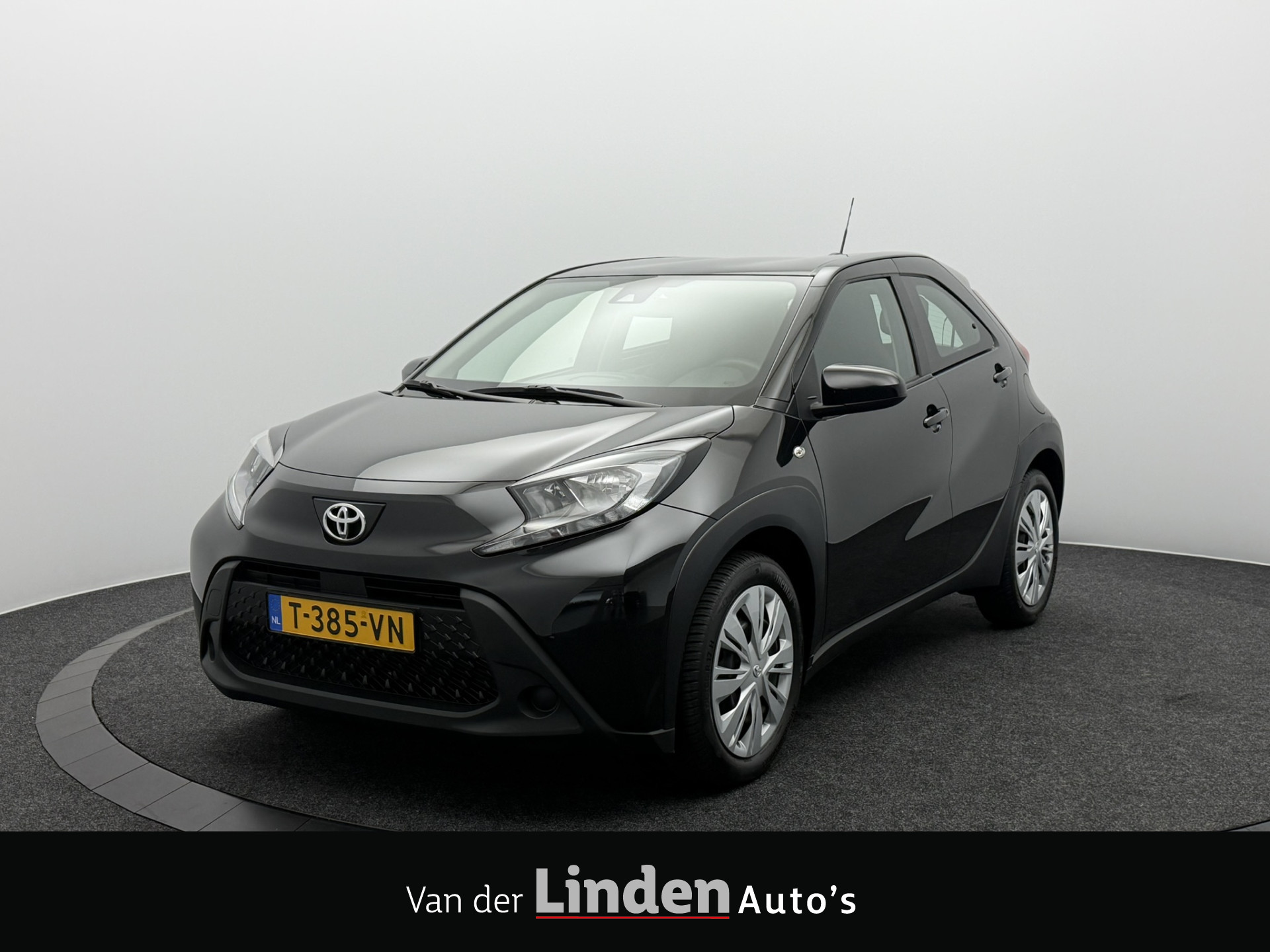 Toyota Aygo X 1.0 VVT-i MT Play 2023 - voorkant