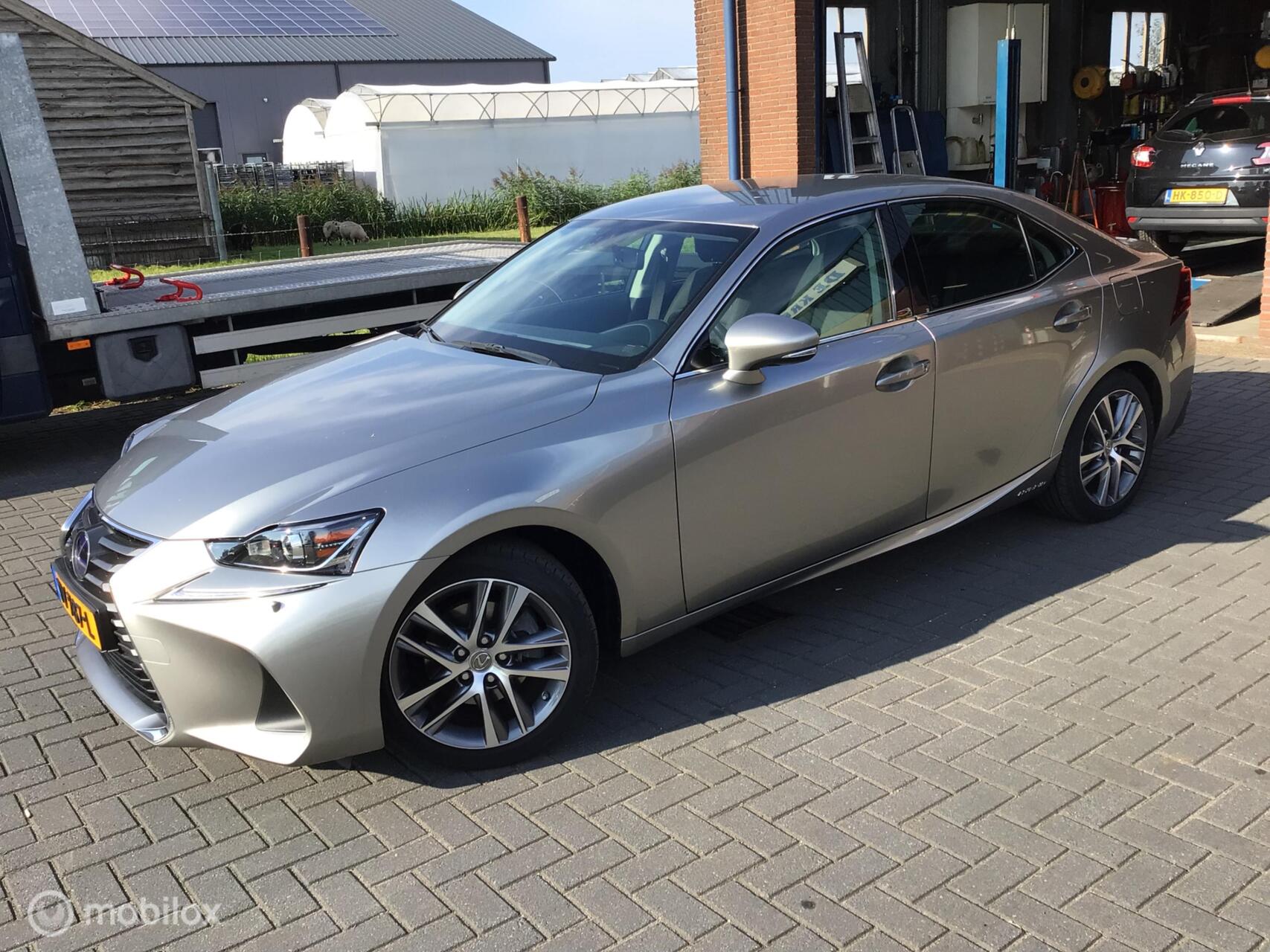 Foto van Lexus IS