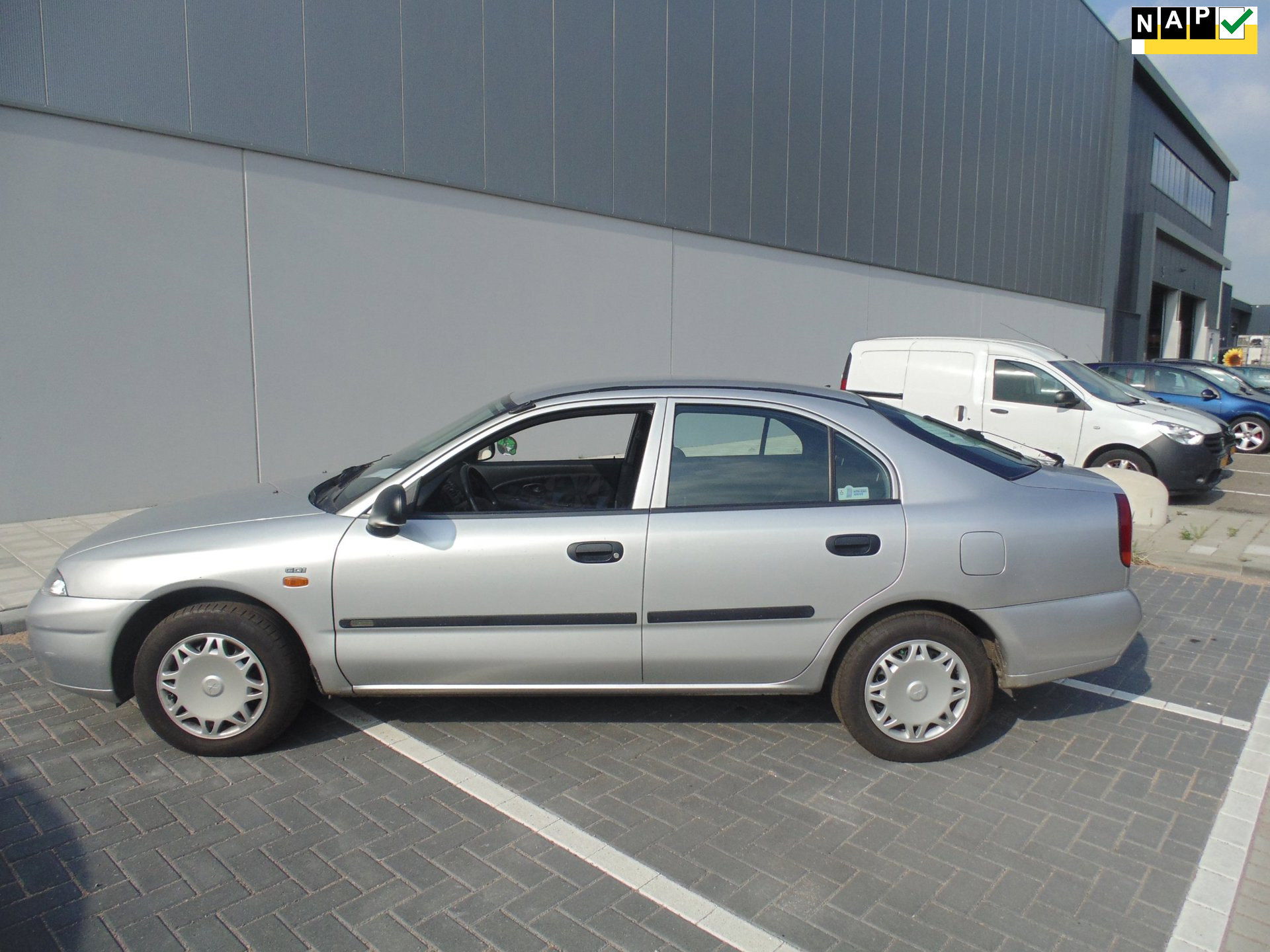 Foto van MITSUBISHI CARISMA