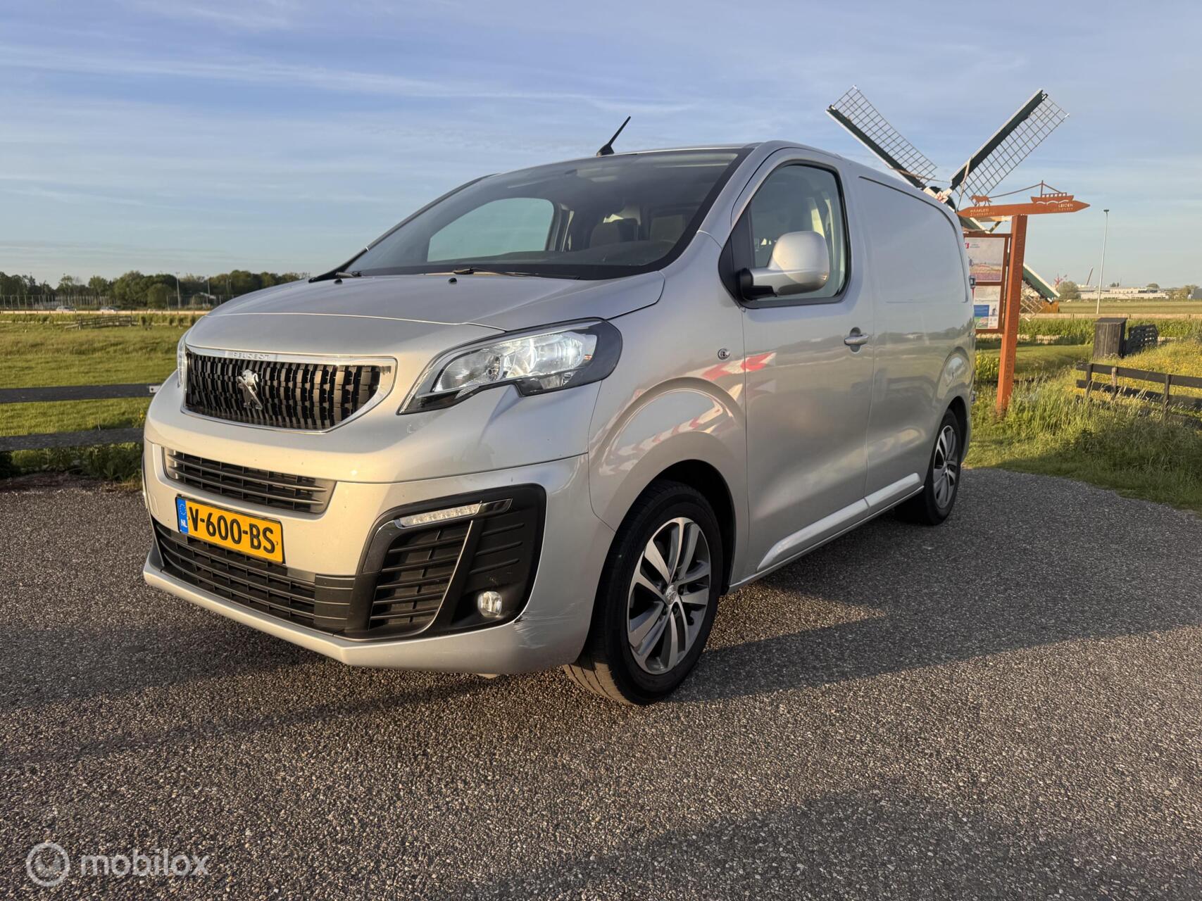 Foto van PEUGEOT EXPERT