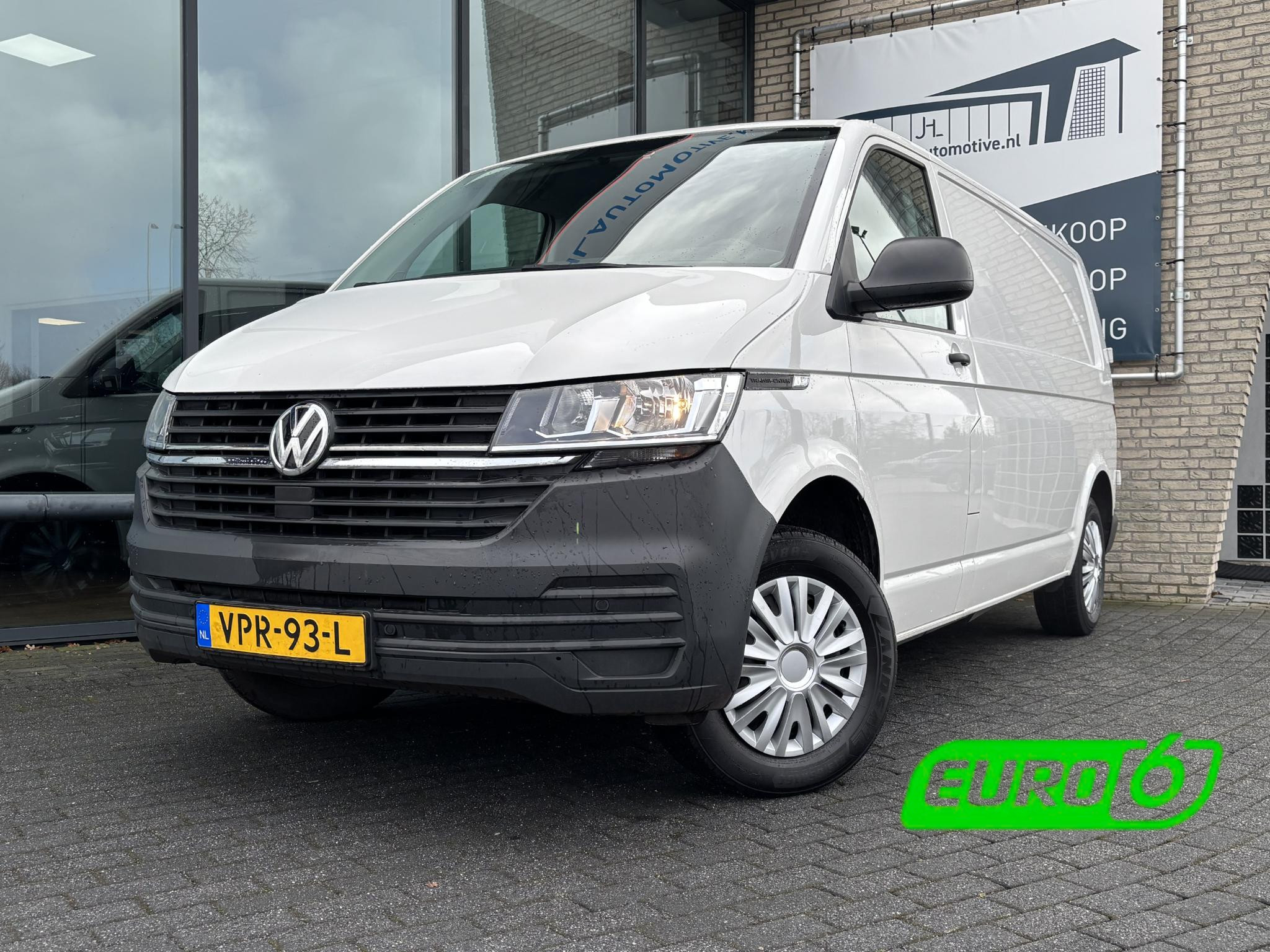 Volkswagen Transporter 2.0 TDI L2H1*A/C*3-PERS.*PDC*BLUETOOTH*NW MODEL* 2021 - voorkant