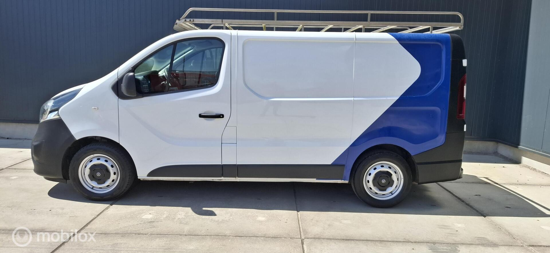 Foto van Opel Vivaro-b