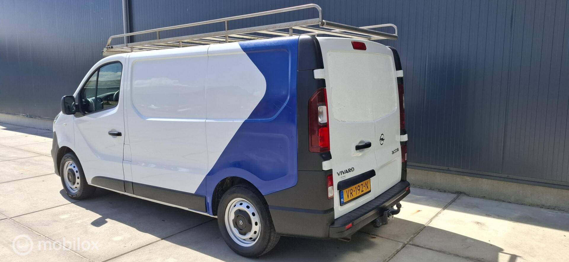 Foto van Opel Vivaro-b