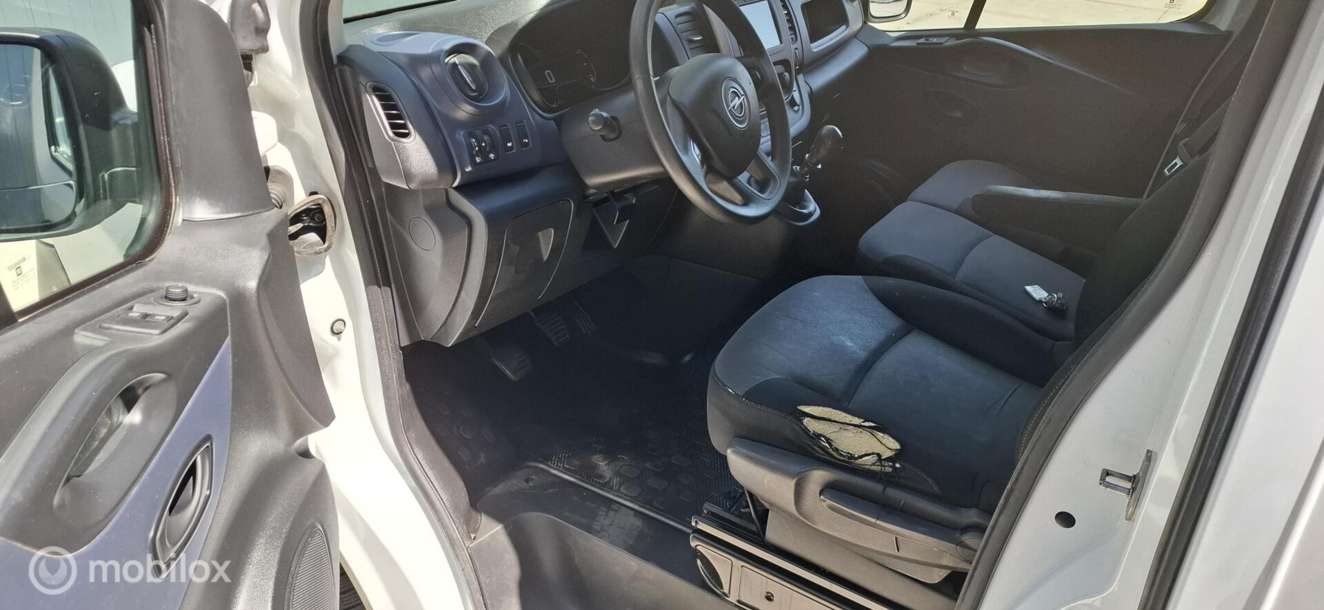 Foto van Opel Vivaro-b