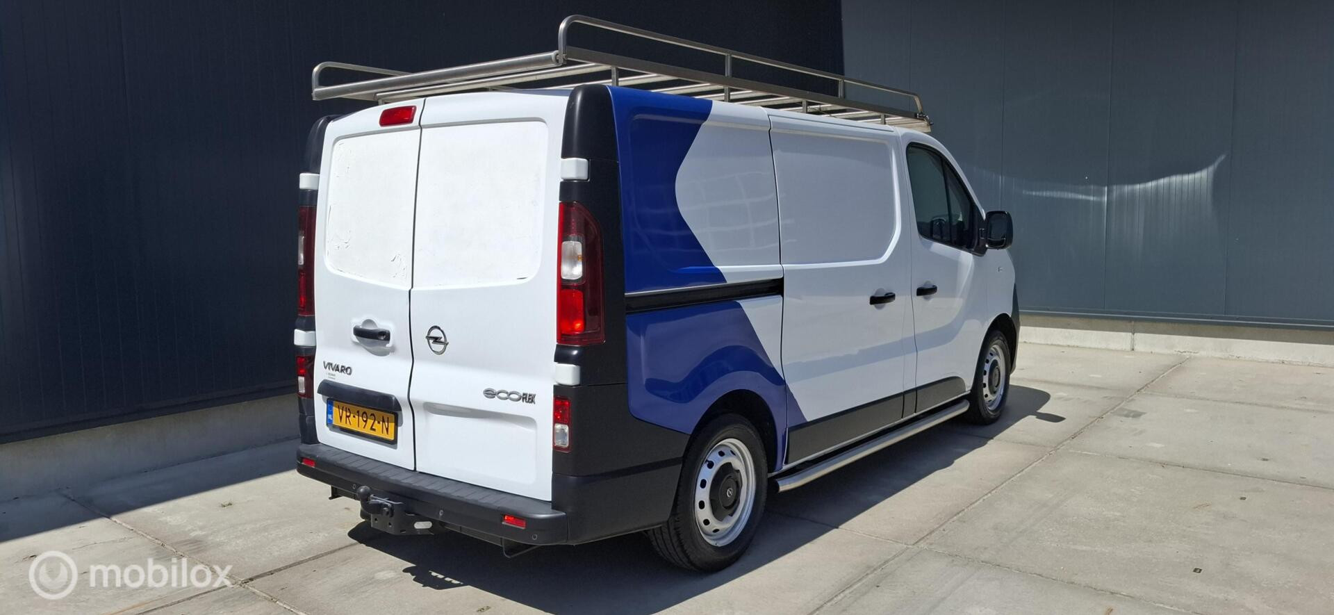 Foto van Opel Vivaro-b