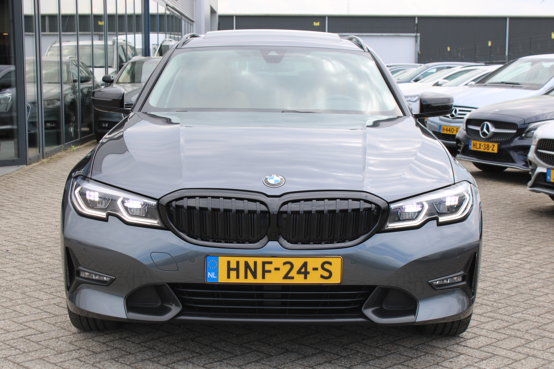 Foto van BMW 330e xDrive