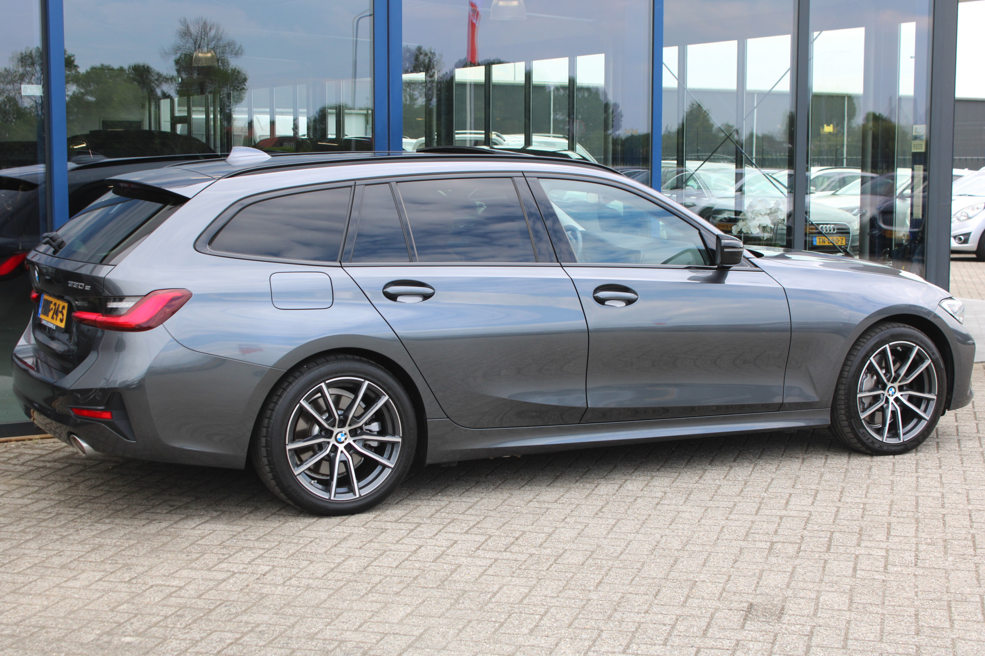 Foto van BMW 330e xDrive