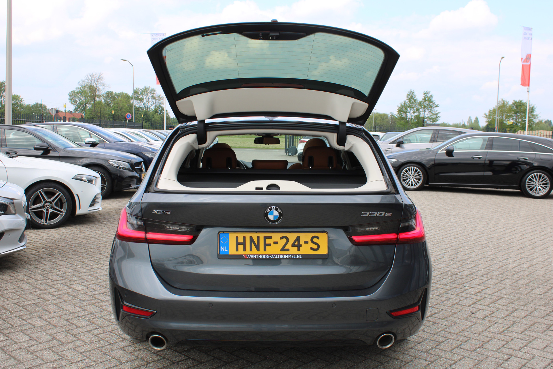 Foto van BMW 330e xDrive